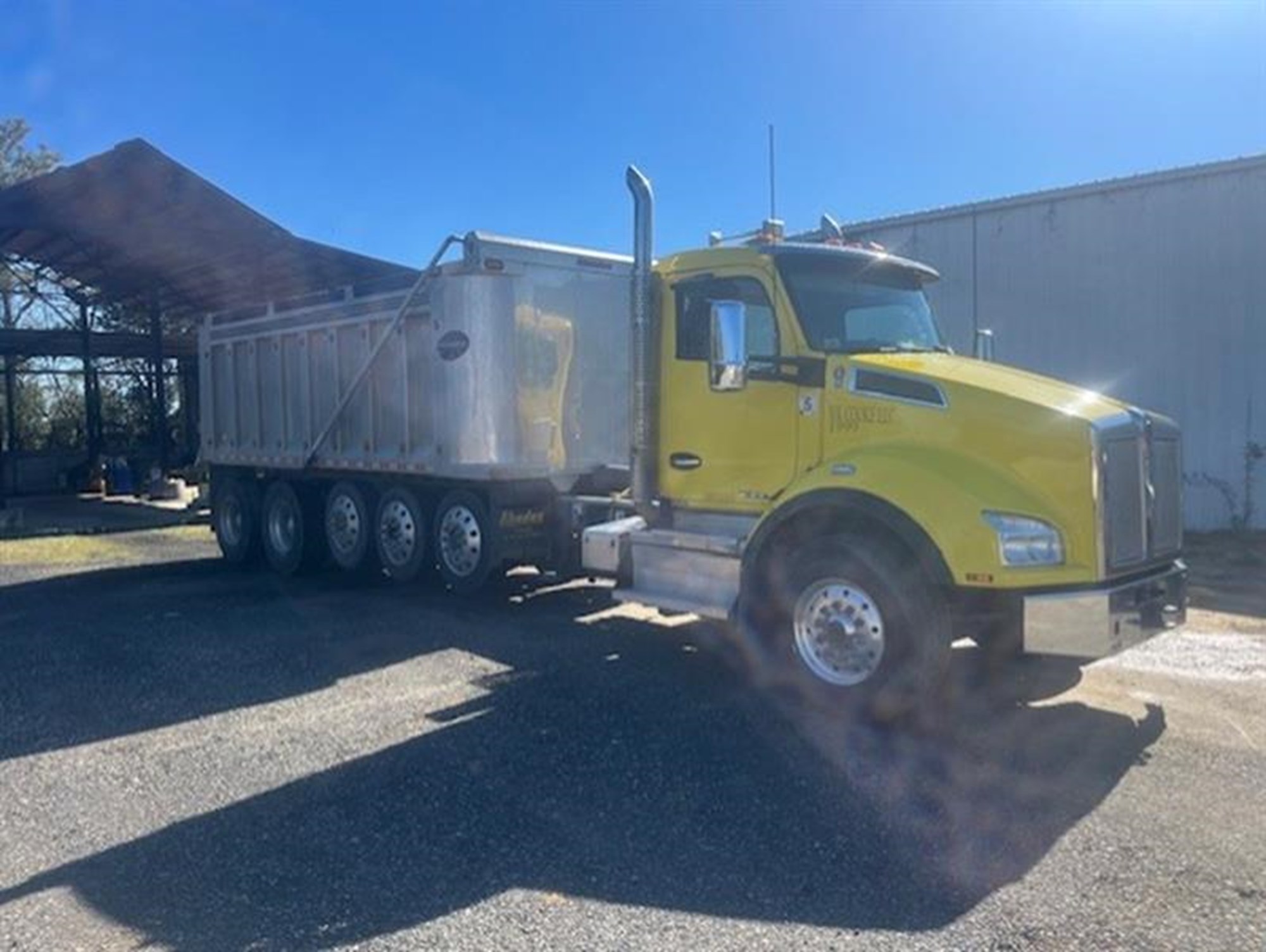 2019 Kenworth T880 - image 1 of 3
