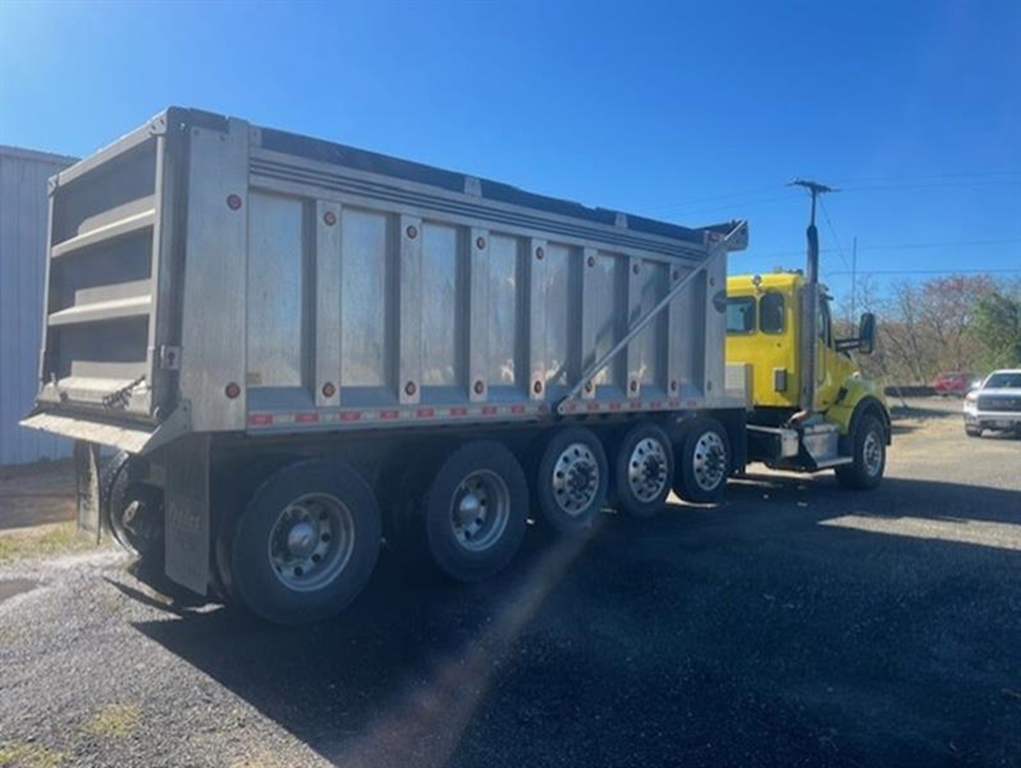 2019 Kenworth T880 - image 2 of 3