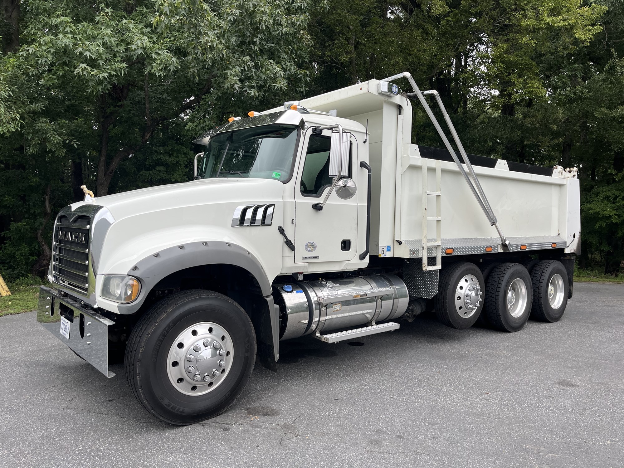2019 Mack Granite - image 1 of 6