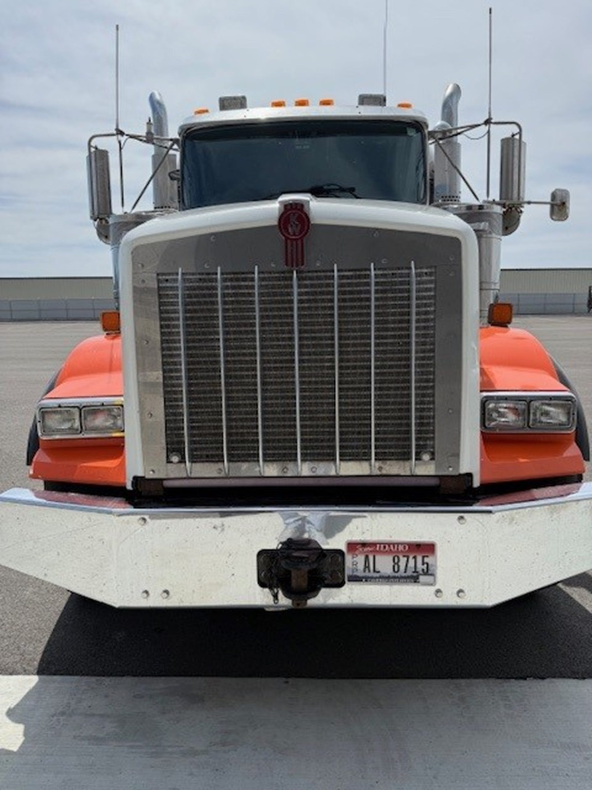 2019 Kenworth T800 - image 3 of 6