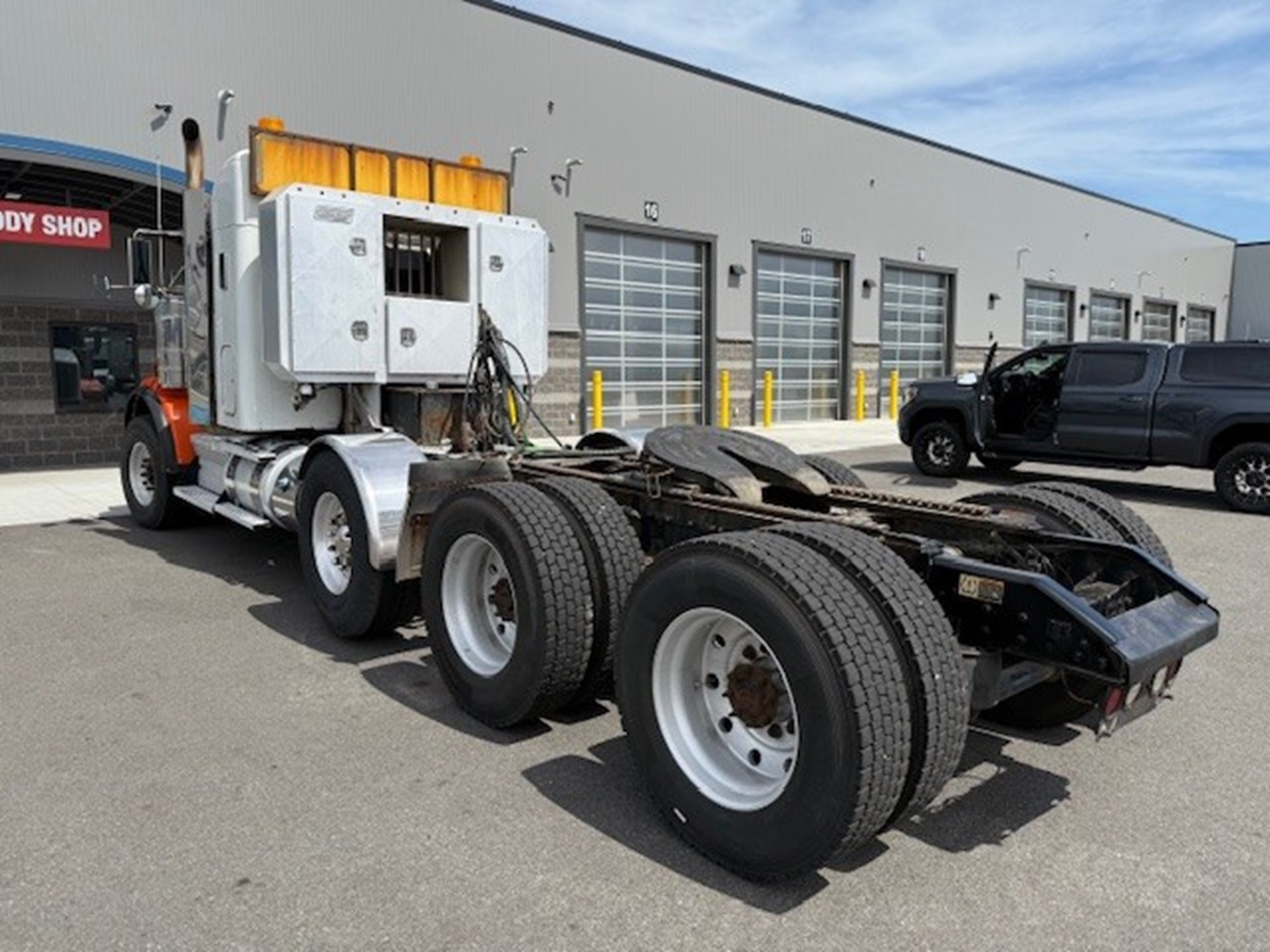 2019 Kenworth T800 - image 6 of 6