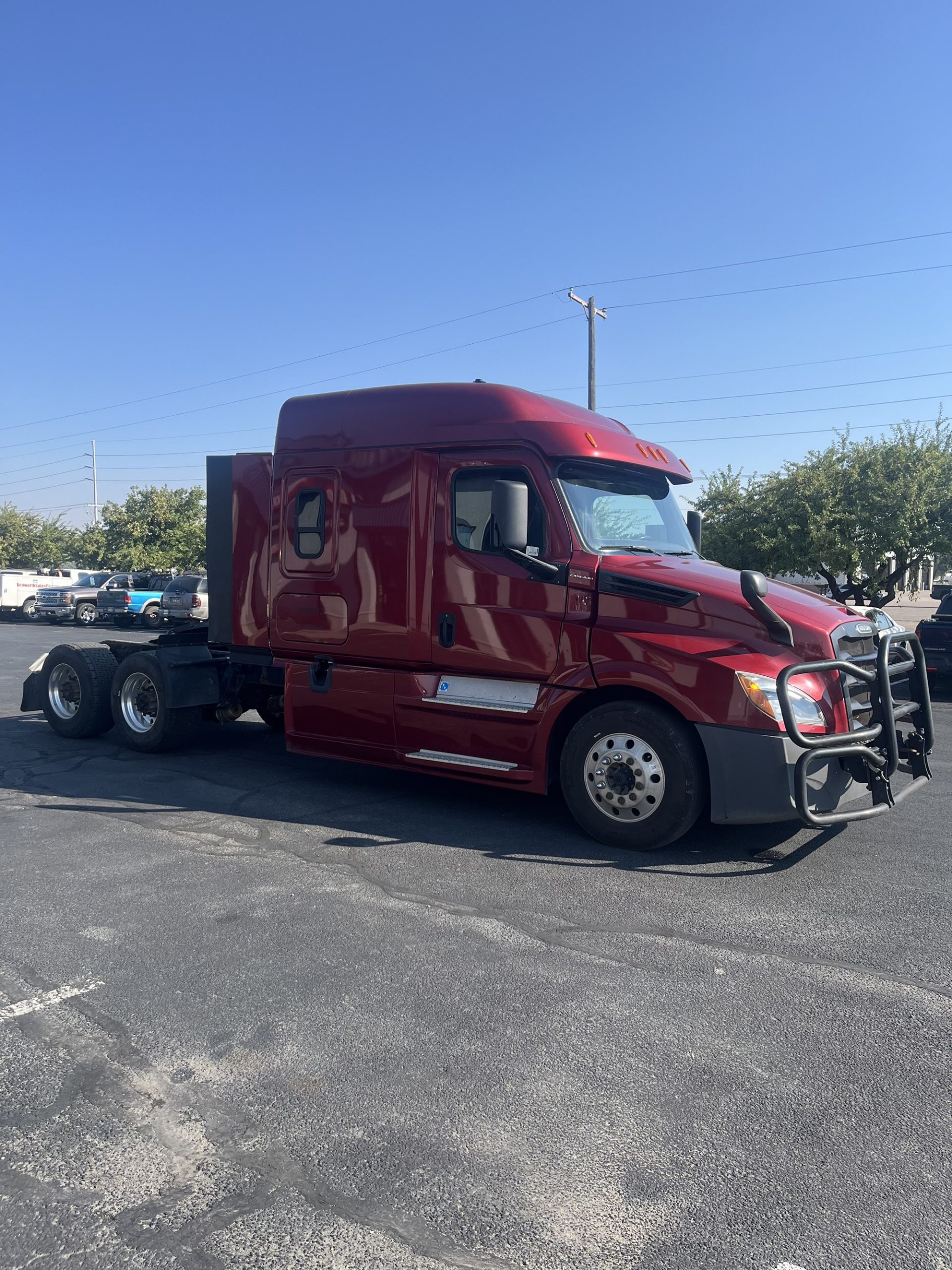 2019 Freightliner Cascadia - image 3