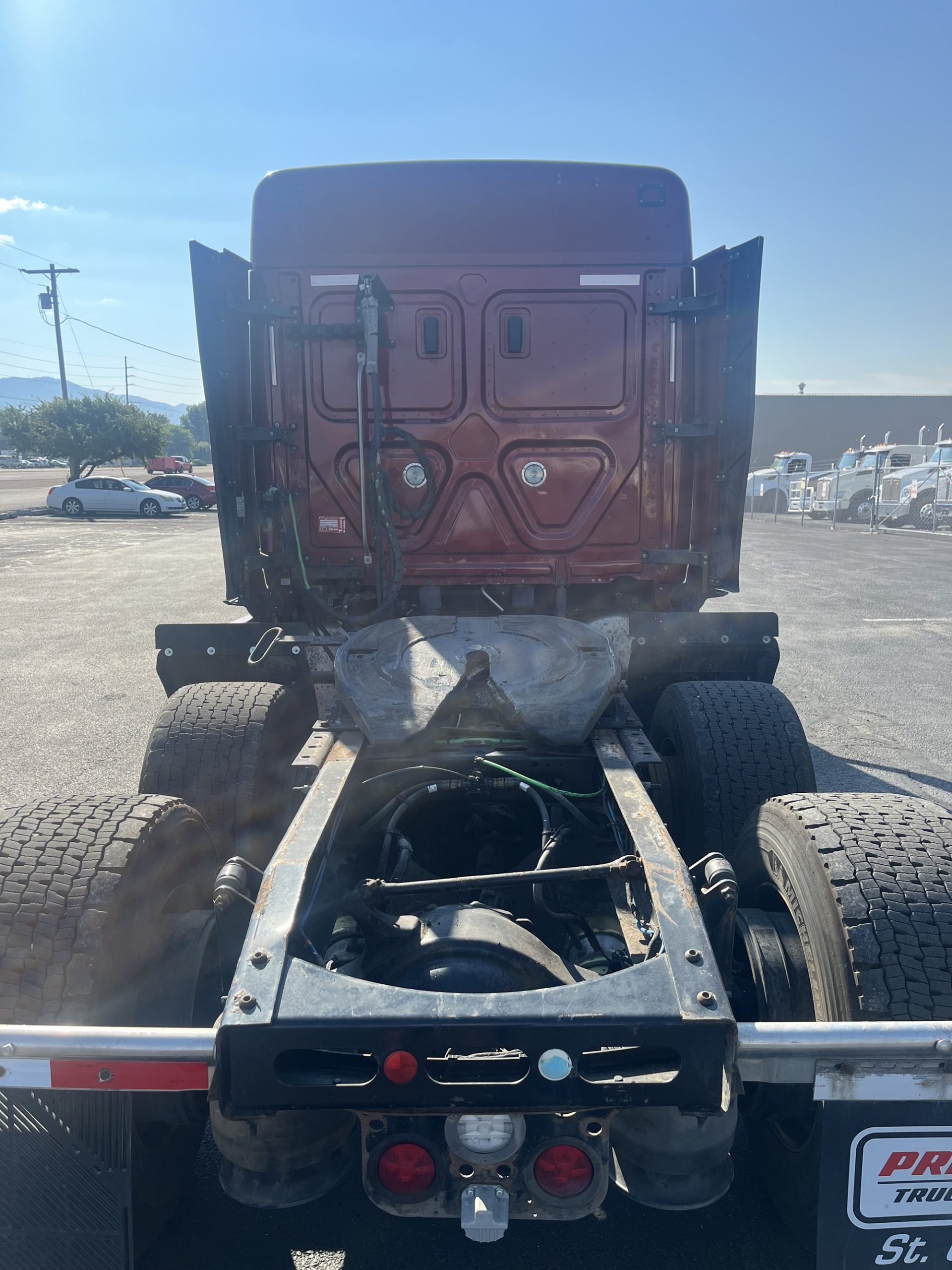 2019 Freightliner Cascadia - image 6