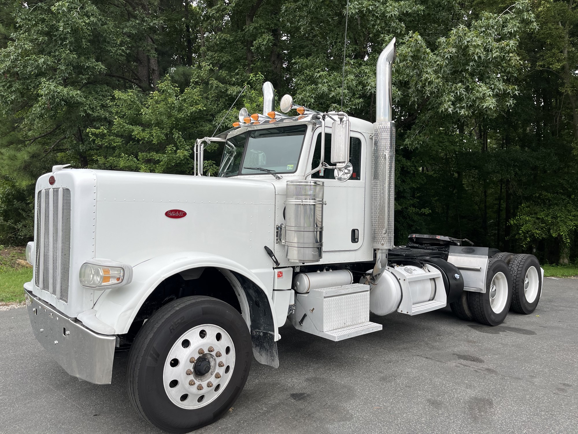 2020 Peterbilt 389 - image 1 of 6