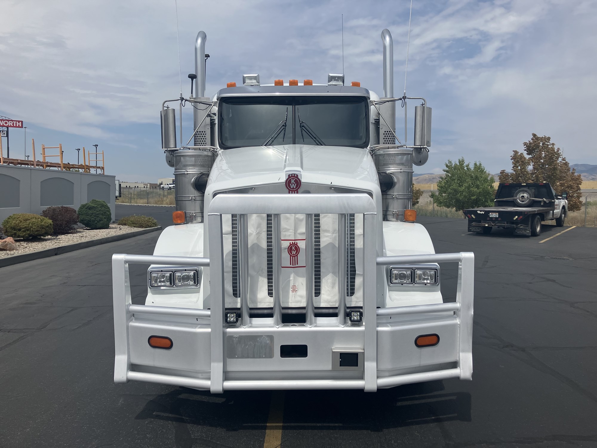 2020 Kenworth T800 - image 3 of 6