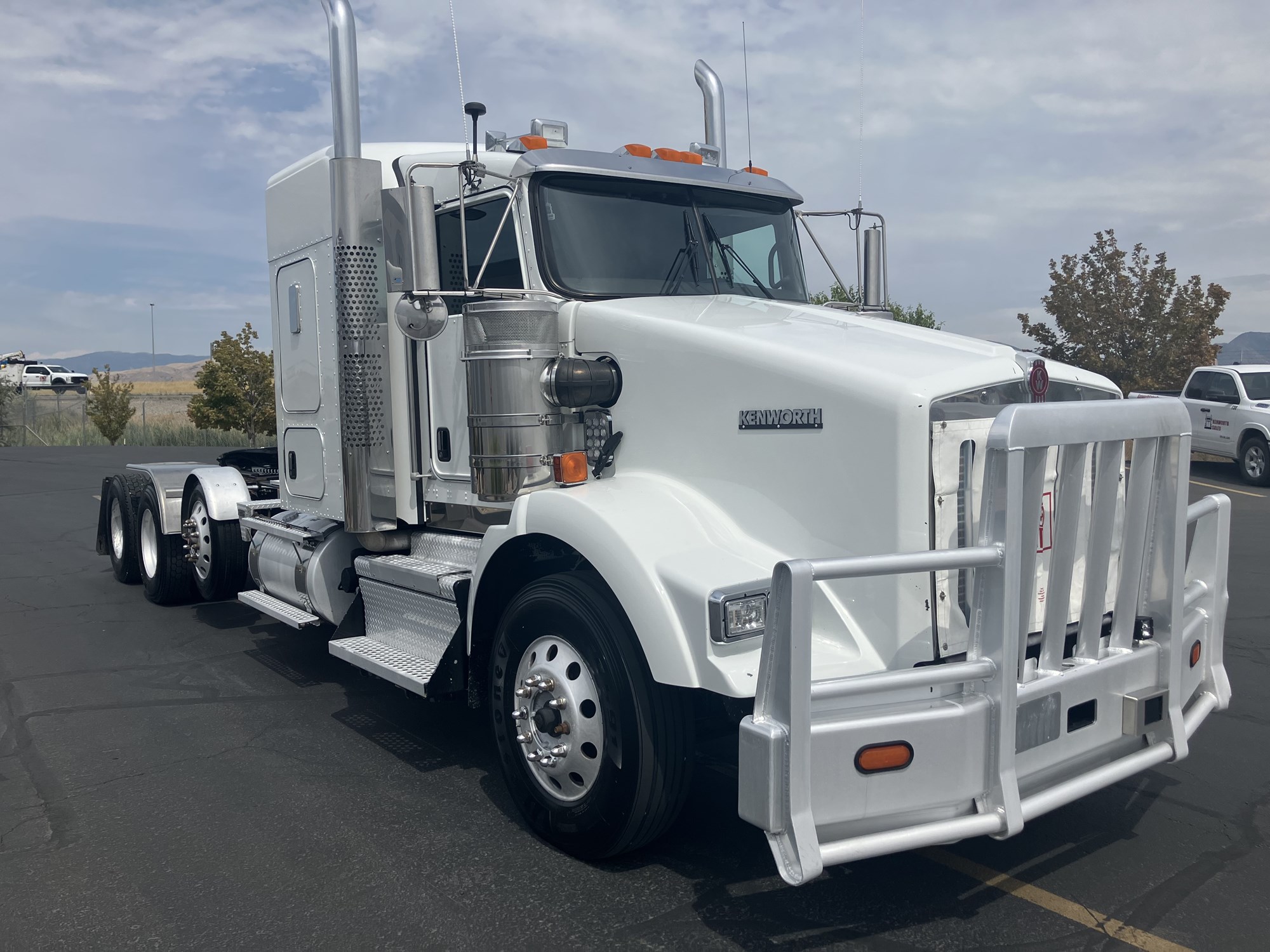 2020 Kenworth T800 - image 4 of 6