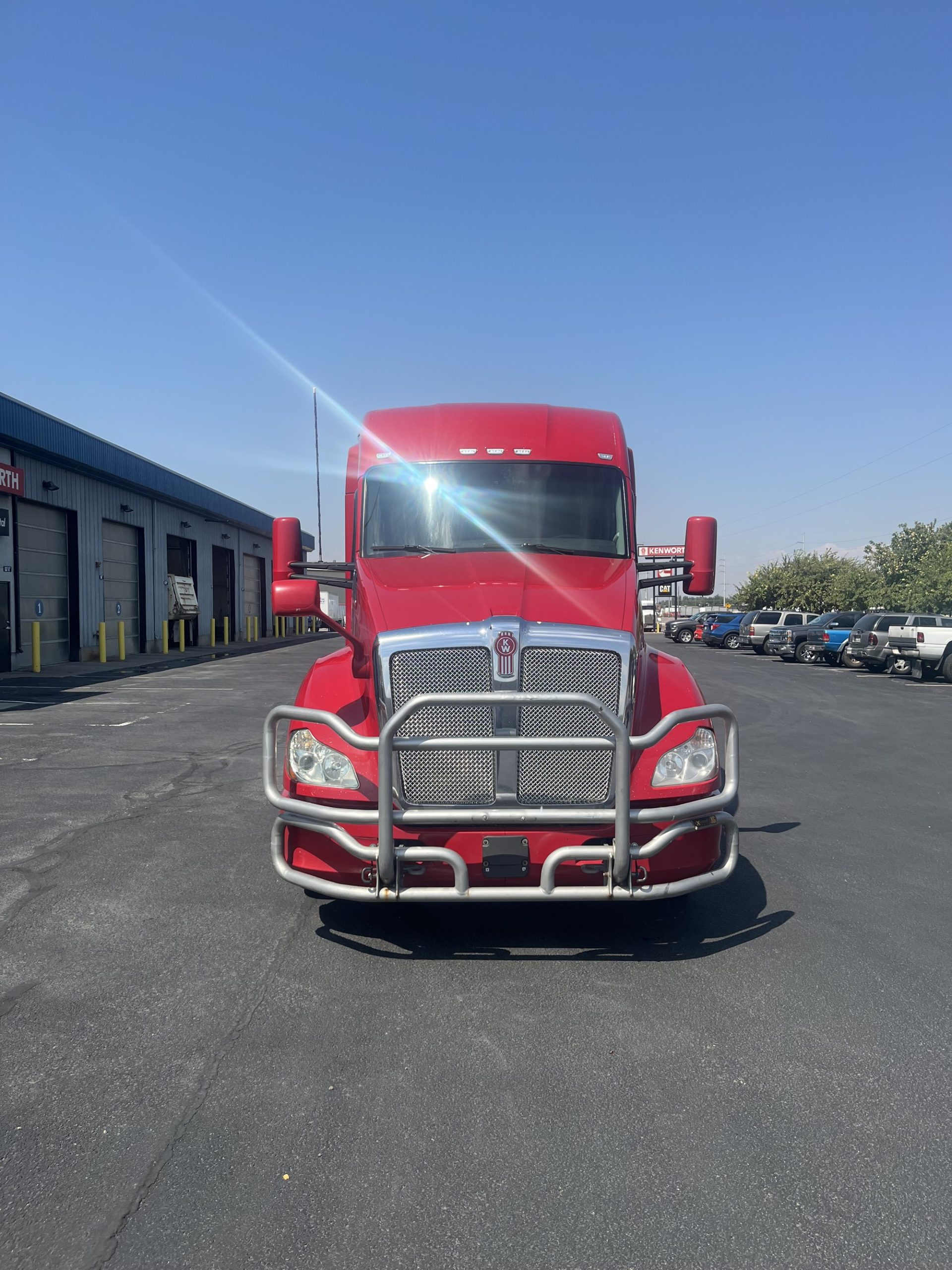 2020 Kenworth T680 - image 2 of 6
