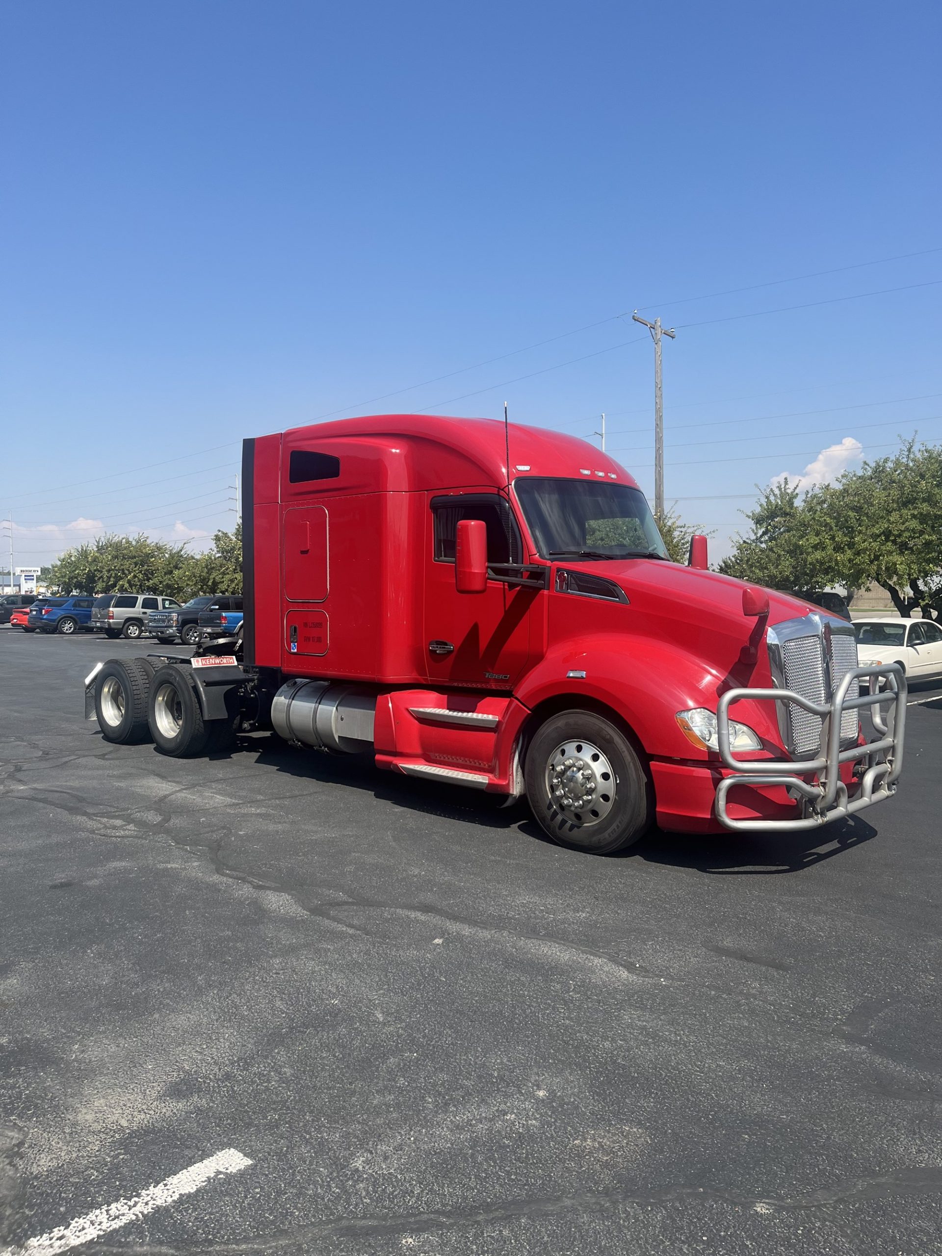 2020 Kenworth T680 - image 3 of 6