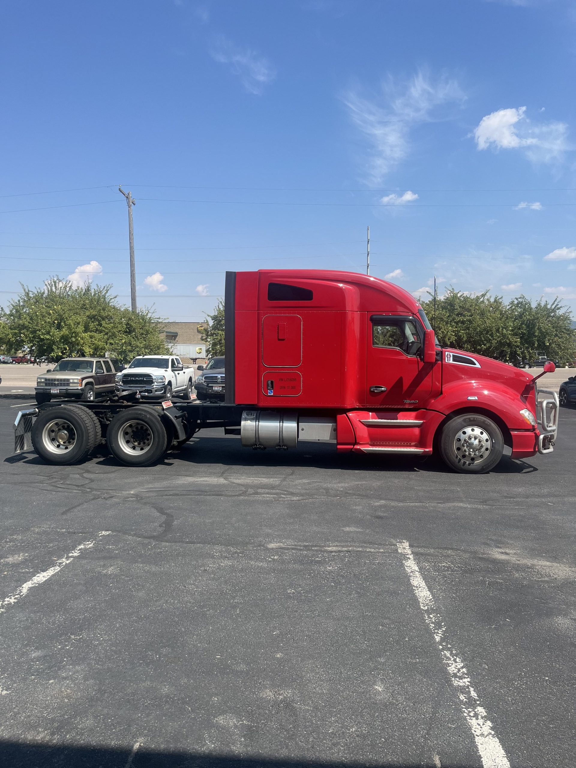 2020 Kenworth T680 - image 4 of 6