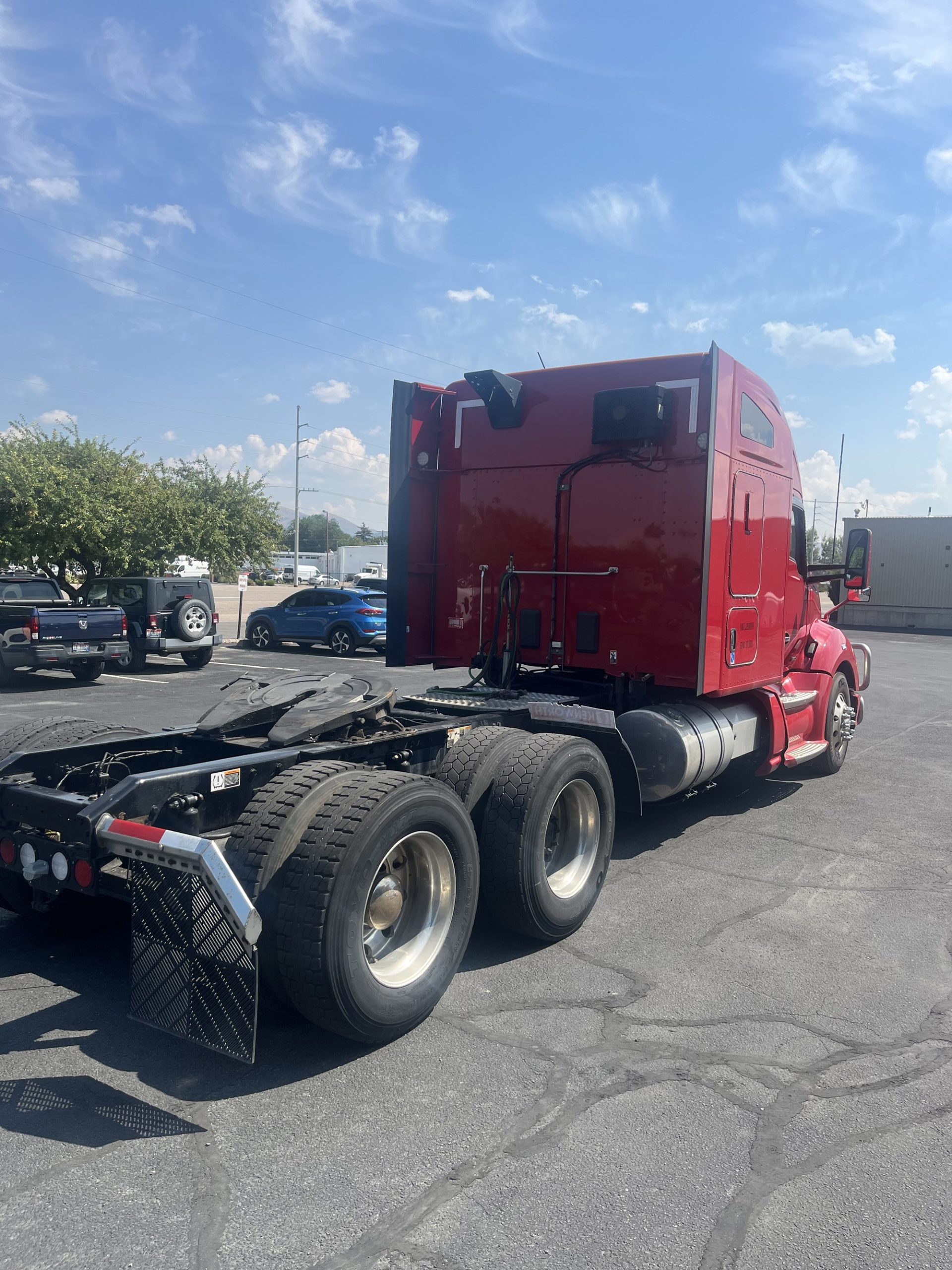 2020 Kenworth T680 - image 5 of 6
