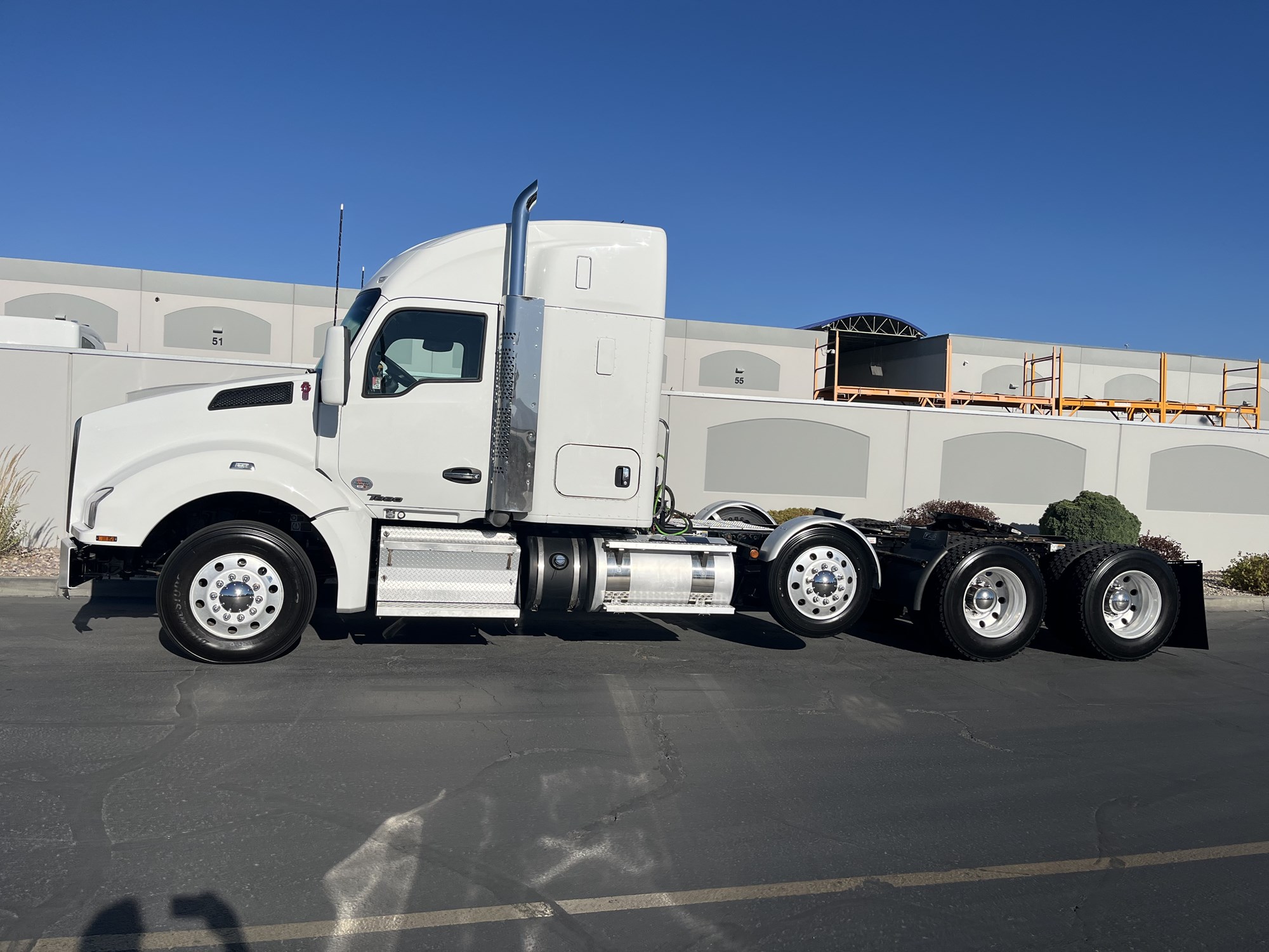 2020 Kenworth T880 - image 1 of 6