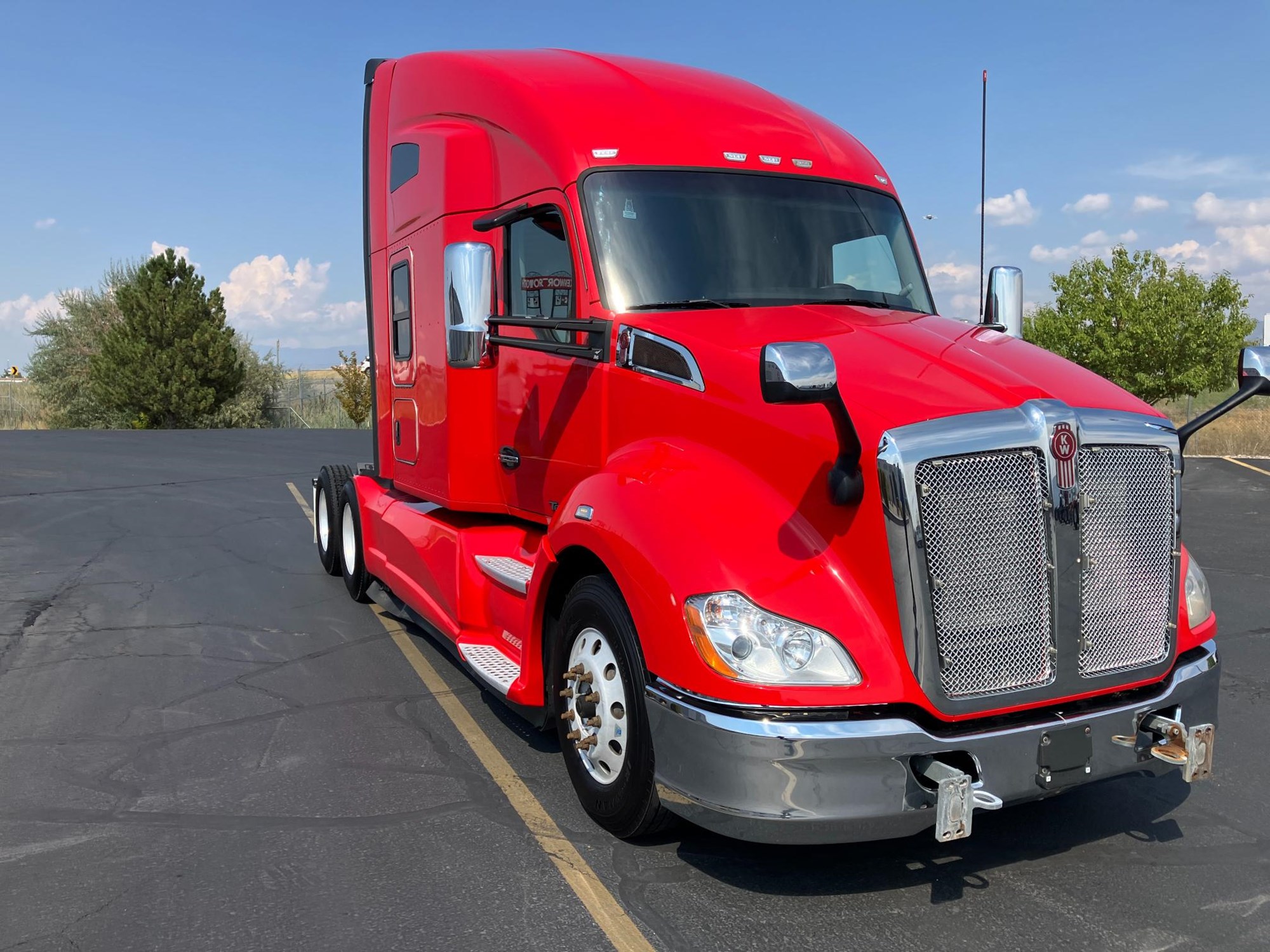 2020 Kenworth T680 - image 3 of 6