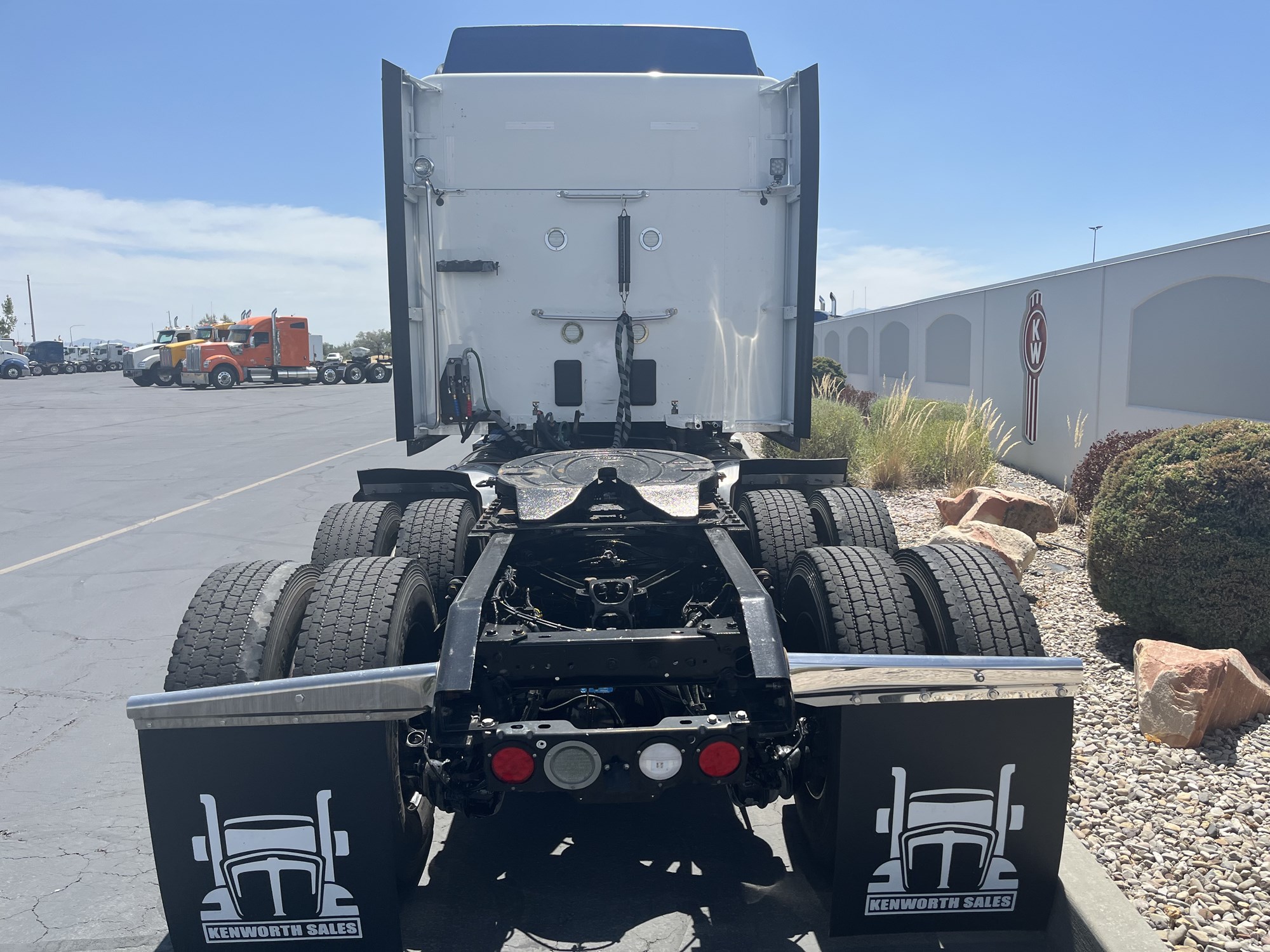 2020 Kenworth T680 - image 6 of 6