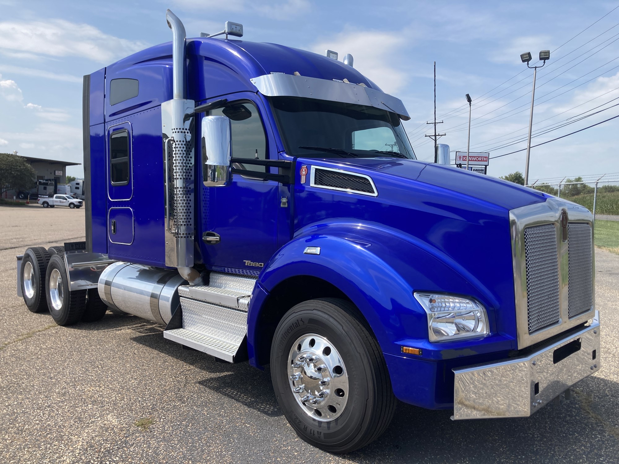 2020 Kenworth T880 2020 Kenworth T880 - image 3 of 6