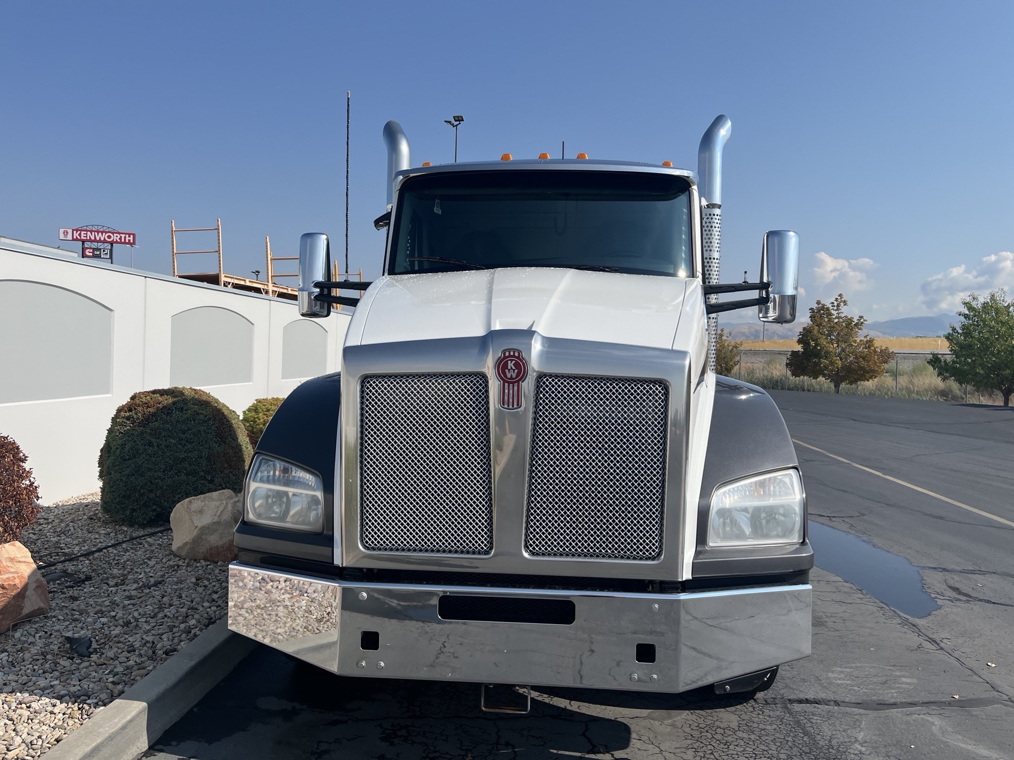 2020 Kenworth T880 - image 1 of 6