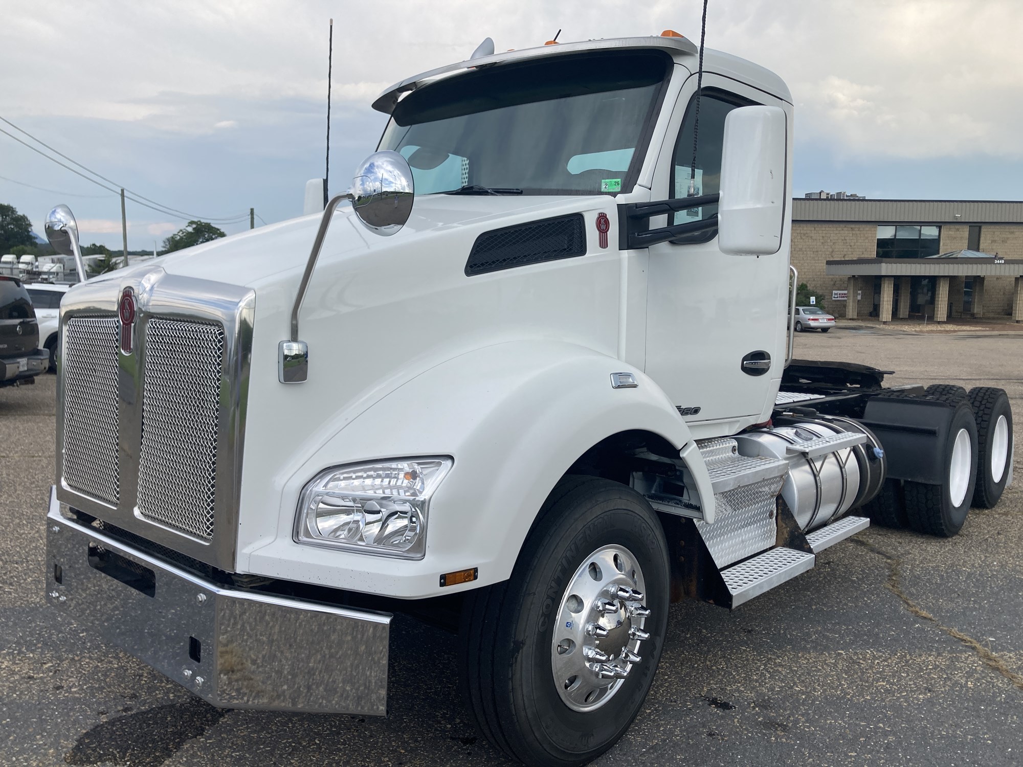 2020 Kenworth T880 2020 Kenworth T880 - image 1 of 6