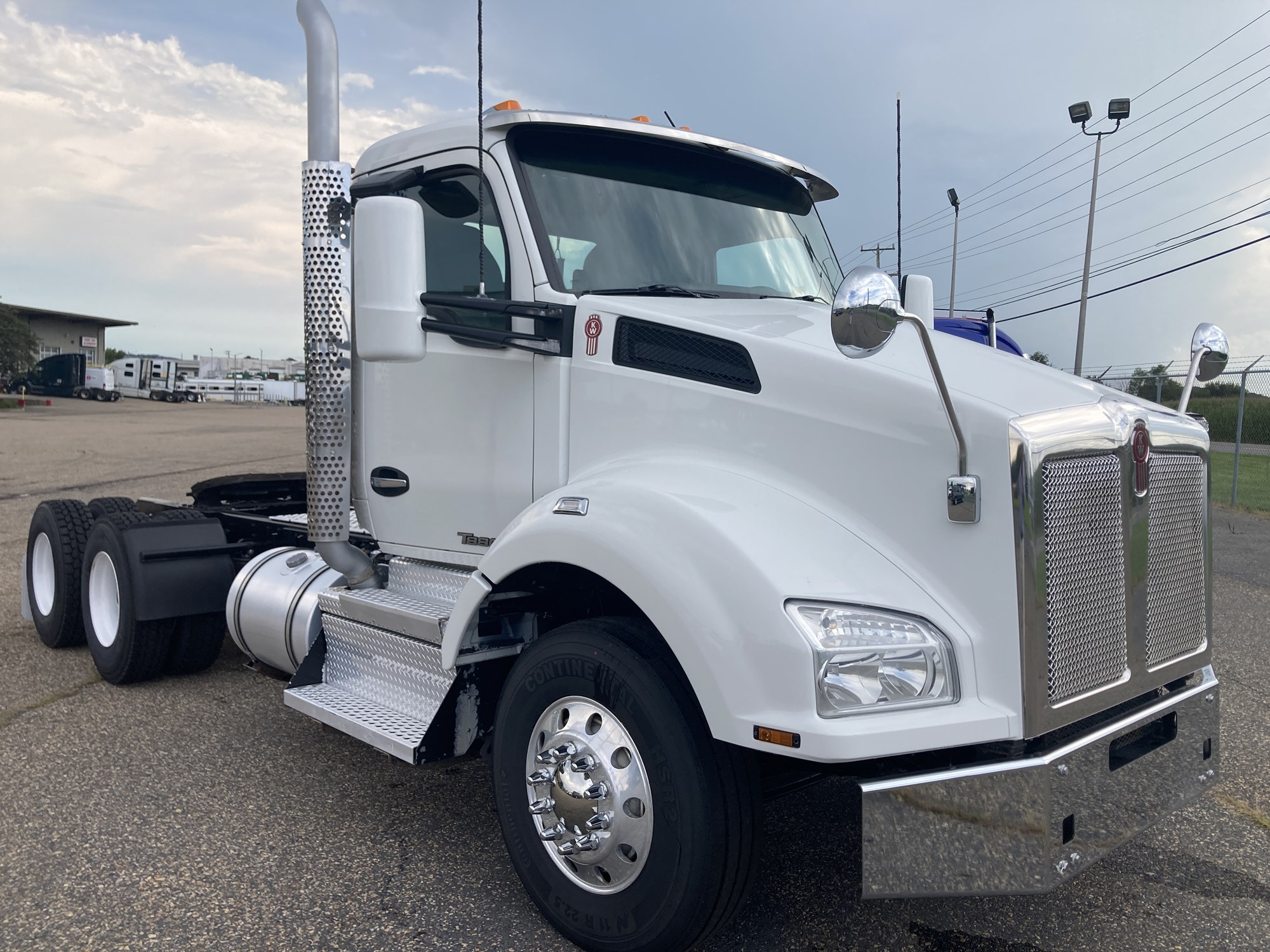 2020 Kenworth T880 2020 Kenworth T880 - image 3 of 6