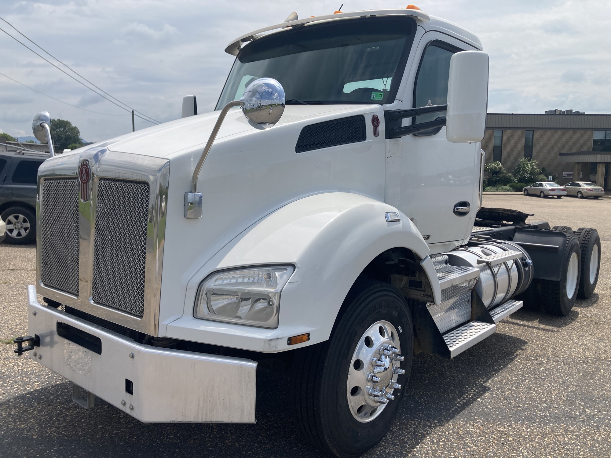 2020 Kenworth T880 2020 Kenworth T880 - image 1 of 6