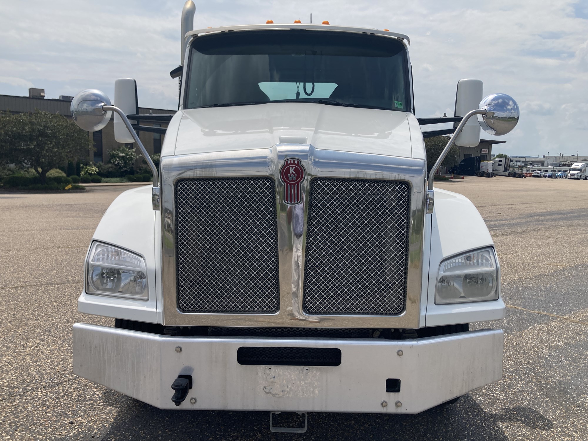 2020 Kenworth T880 2020 Kenworth T880 - image 2 of 6