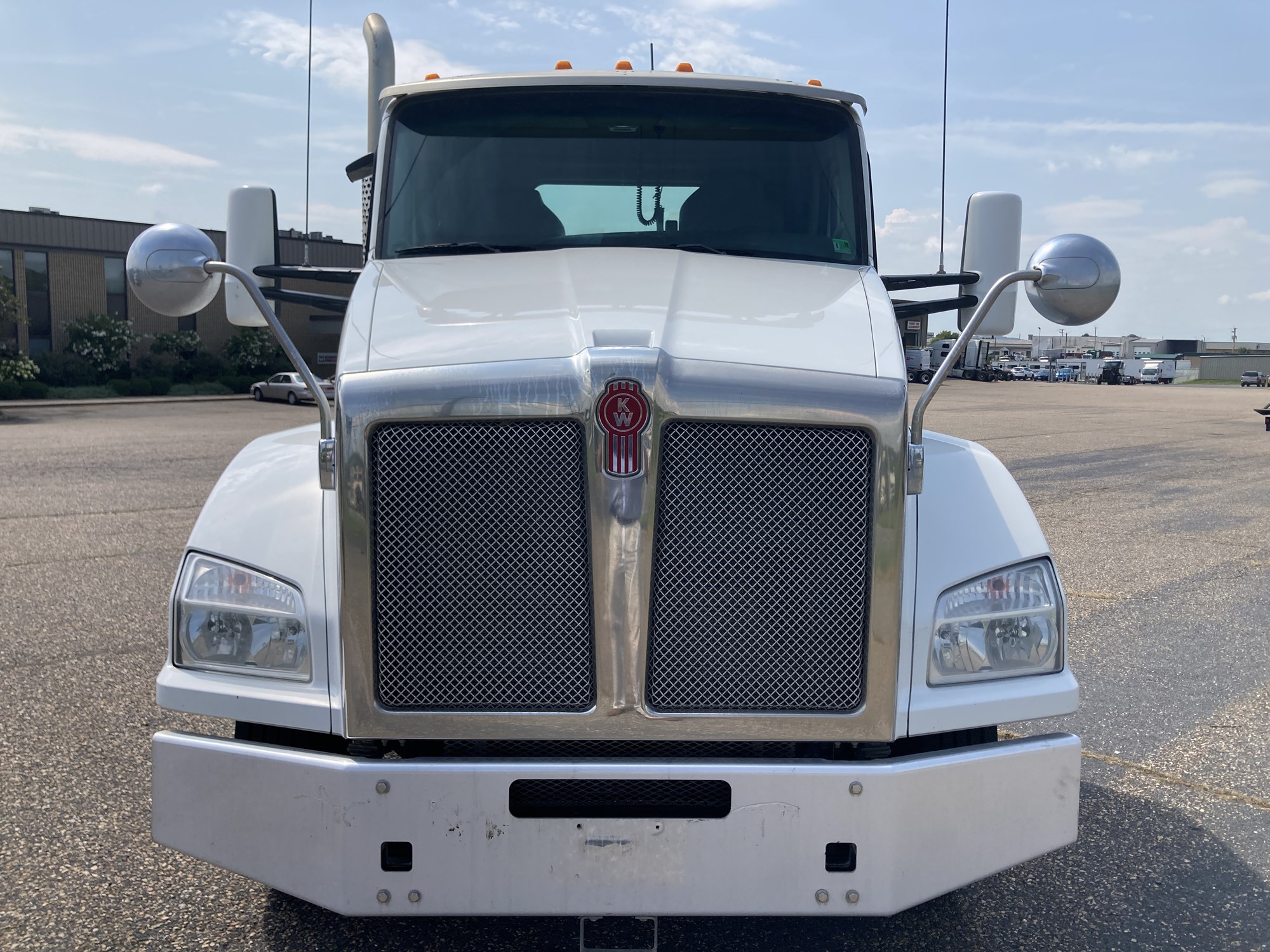 2020 Kenworth T880 2020 Kenworth T880 - image 2 of 6