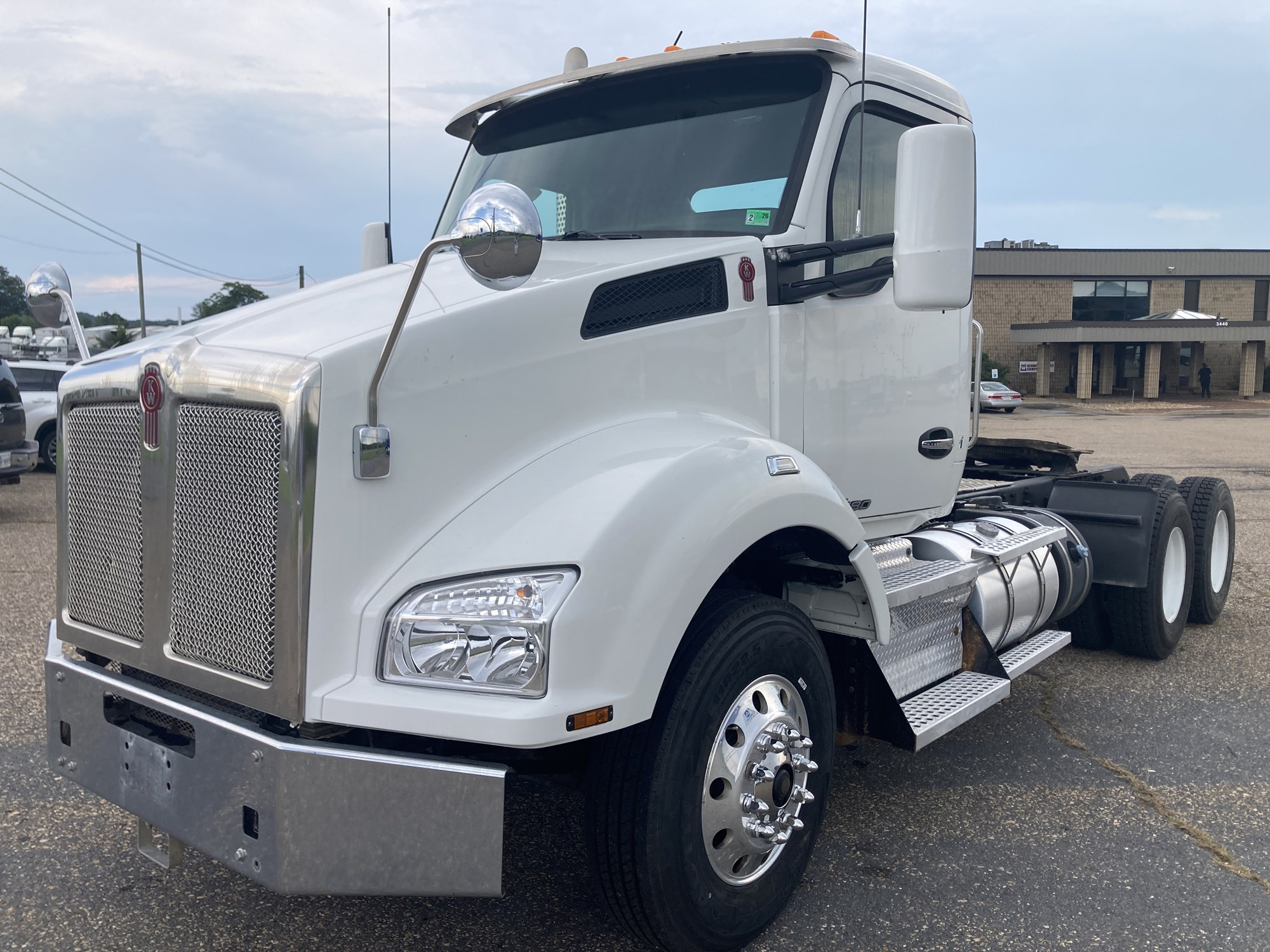2020 Kenworth T880 2020 Kenworth T880 - image 1 of 6