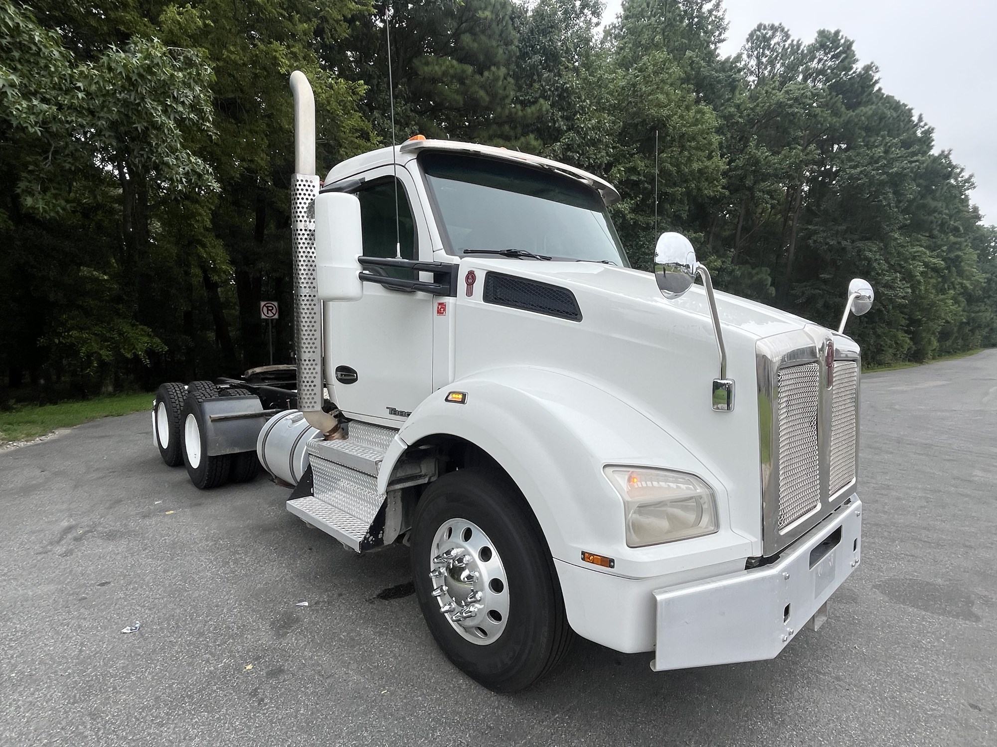 2020 Kenworth T880 - image 3 of 6