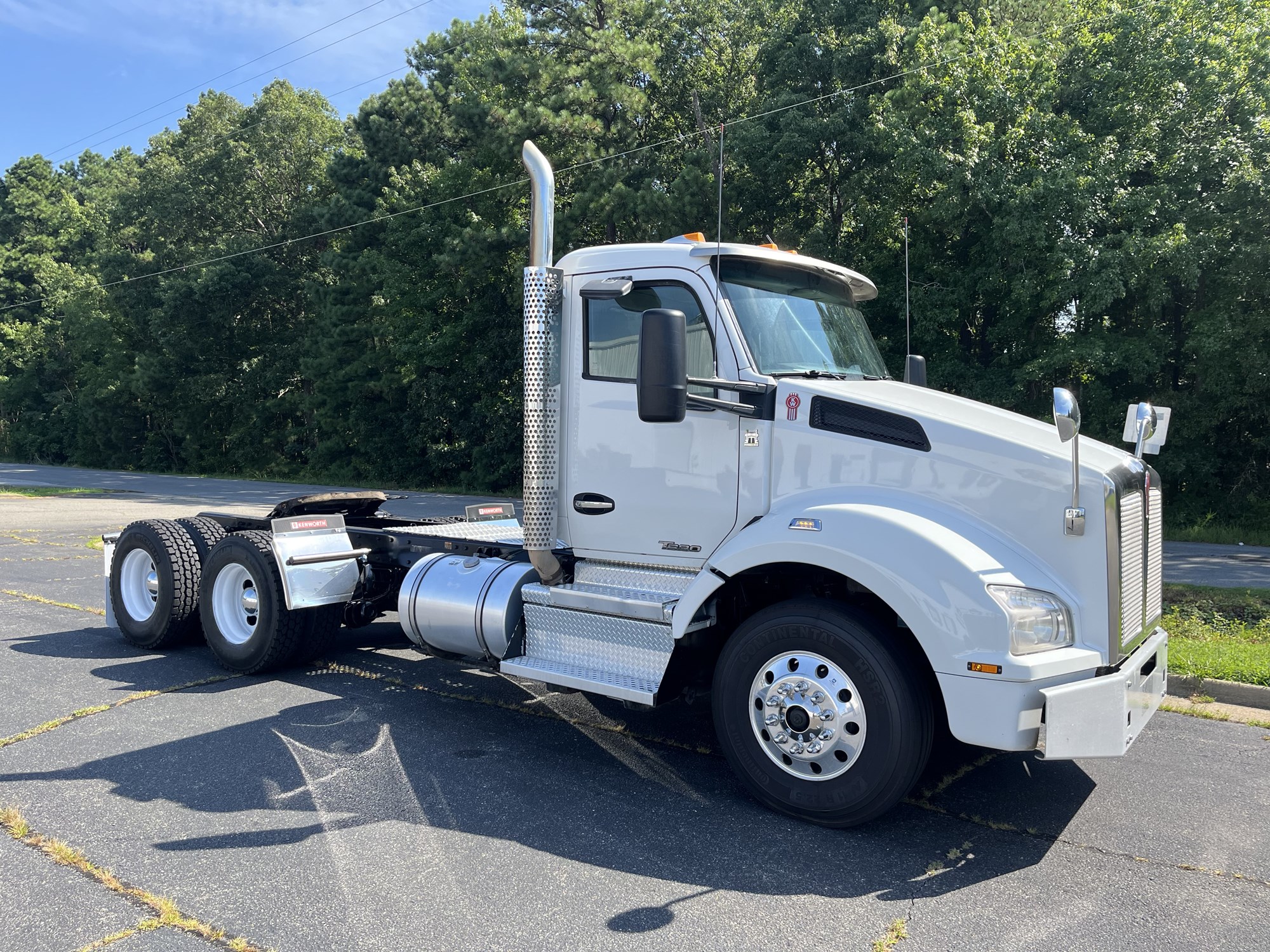 2020 Kenworth T880 - image 3 of 6