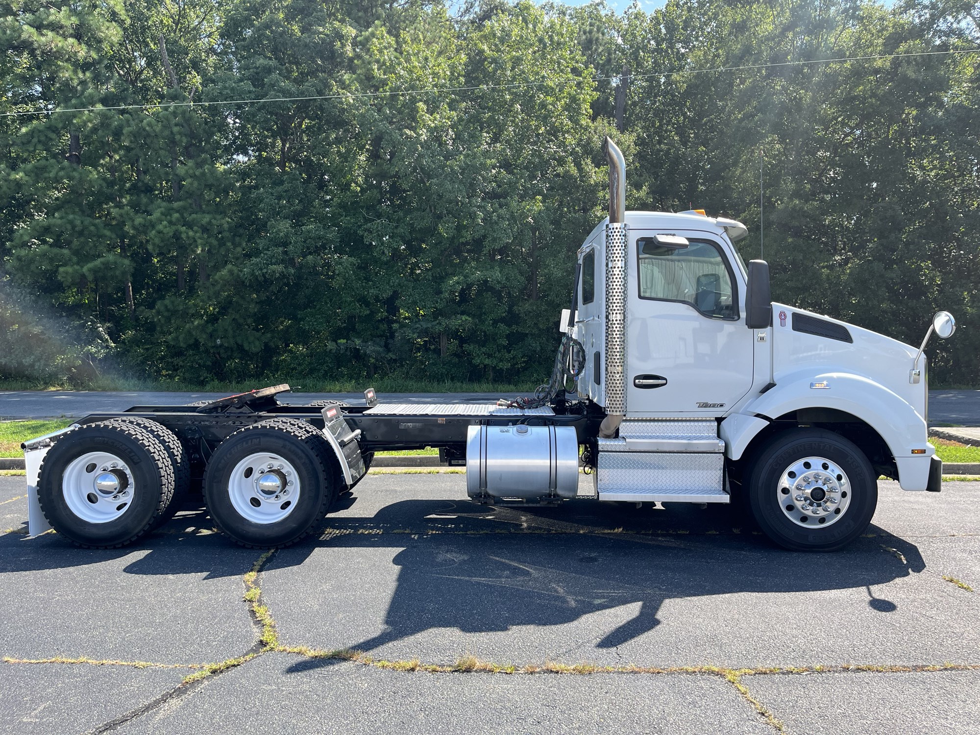 2020 Kenworth T880 - image 4 of 6