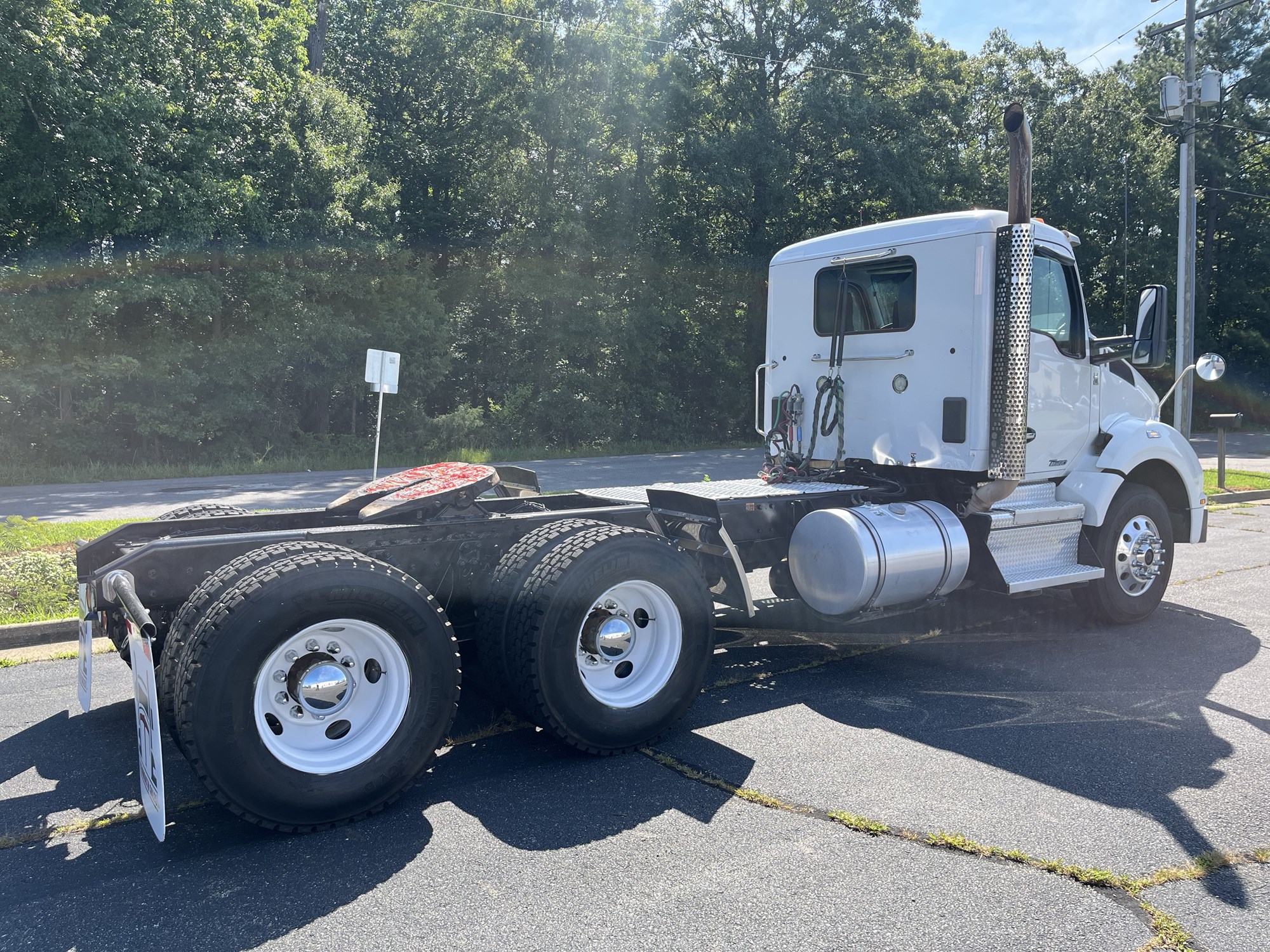 2020 Kenworth T880 - image 5 of 6