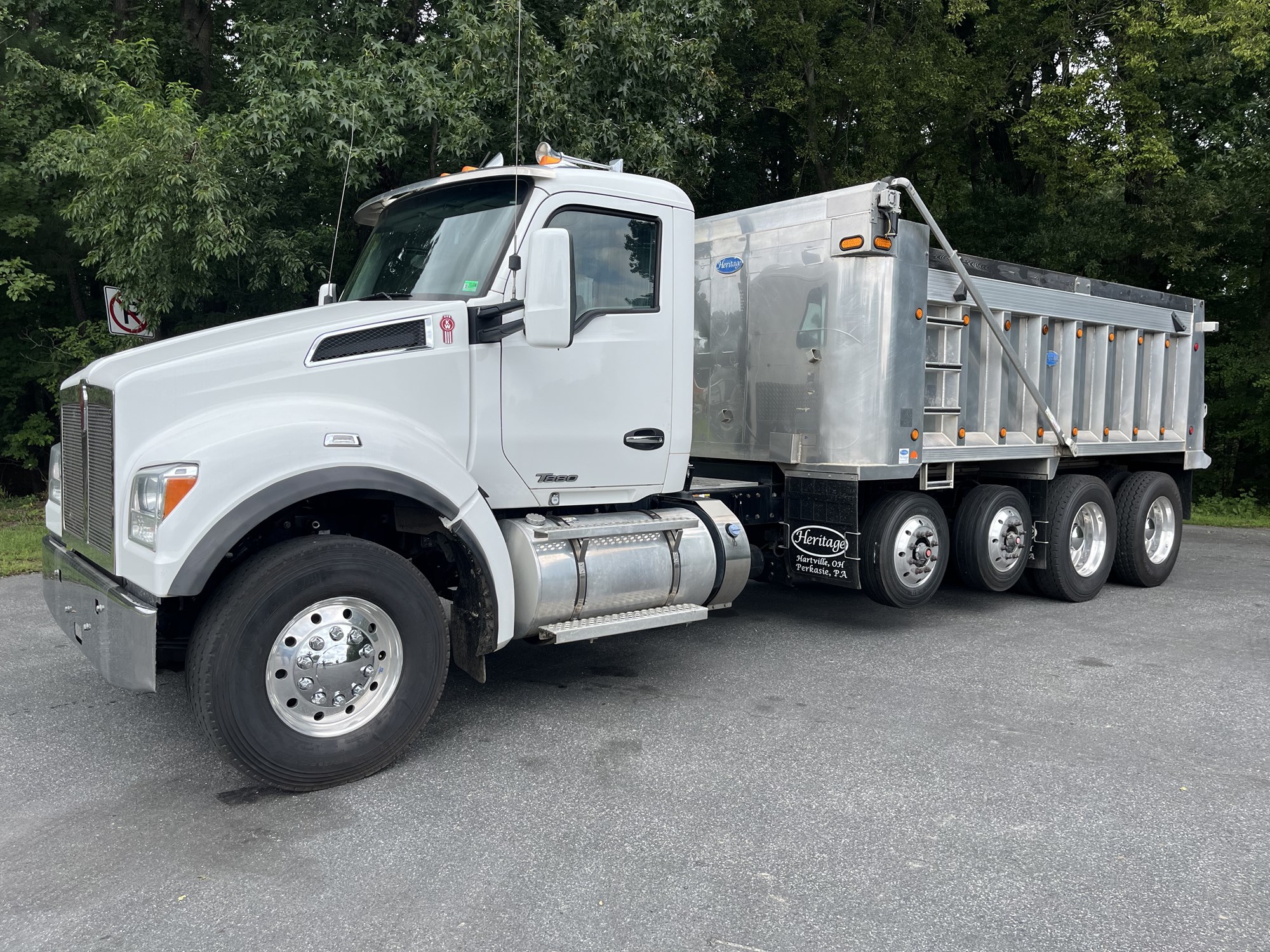 2020 Kenworth T880 - image 1 of 6