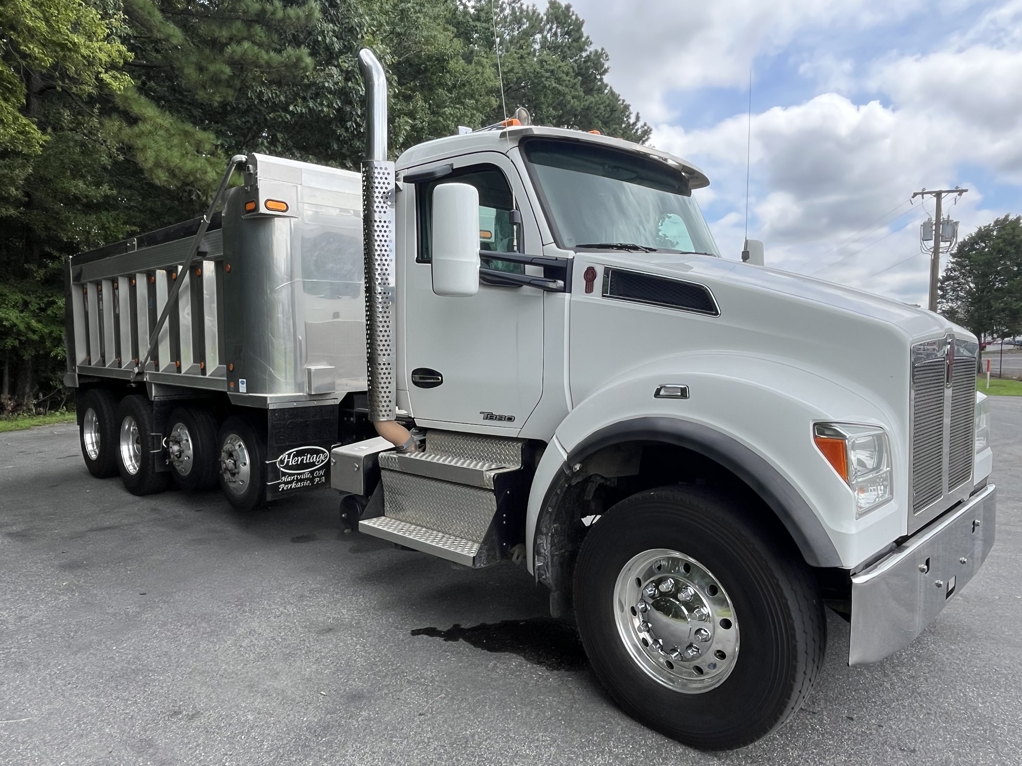 2020 Kenworth T880 - image 3 of 6