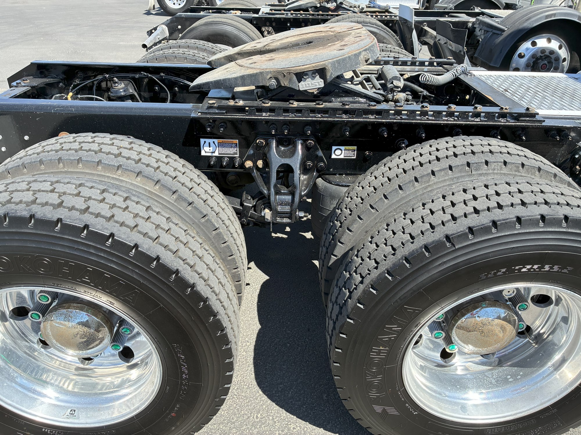 2020 Kenworth W990 - image 4 of 6