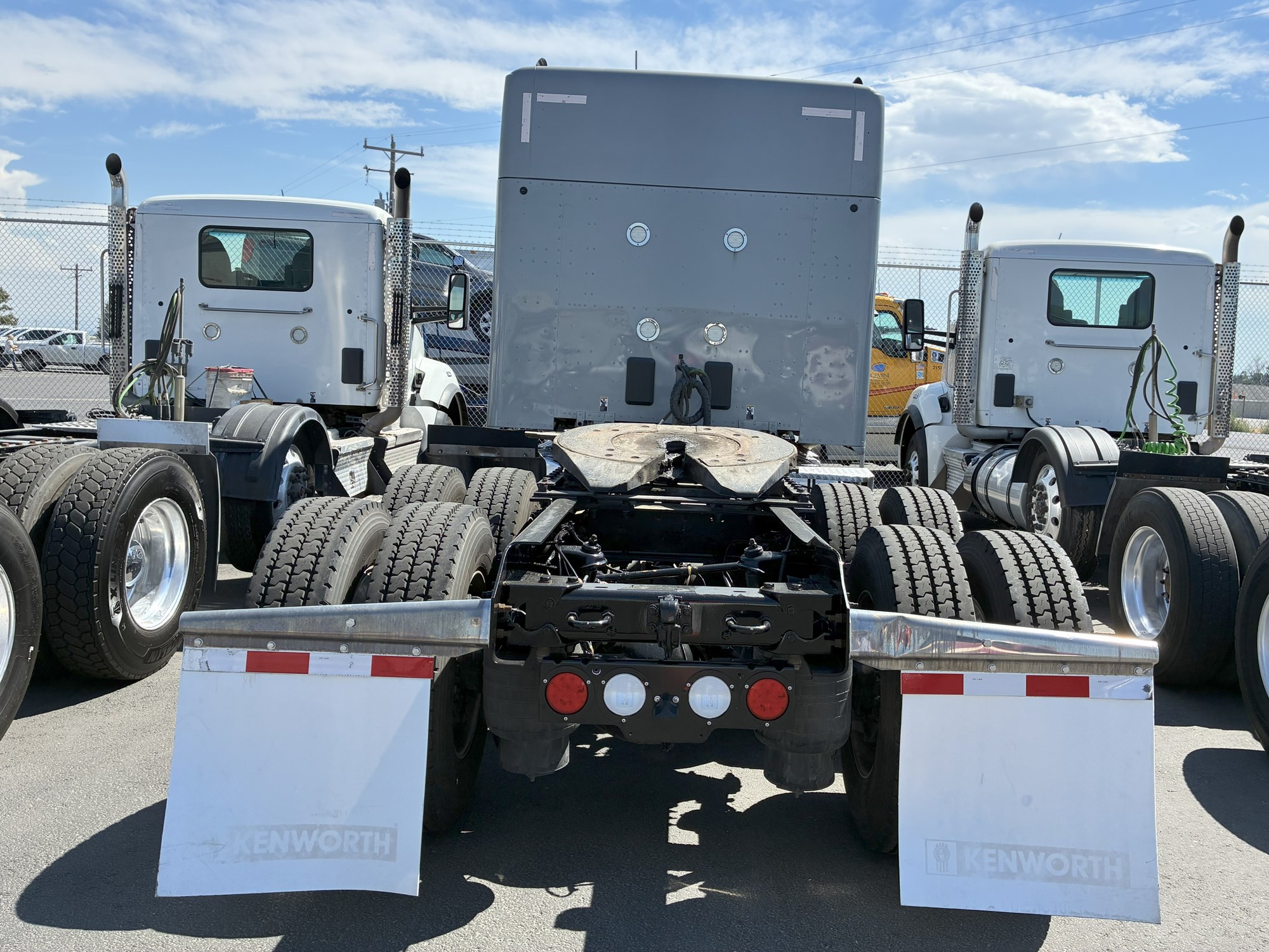 2020 Kenworth W990 - image 6 of 6