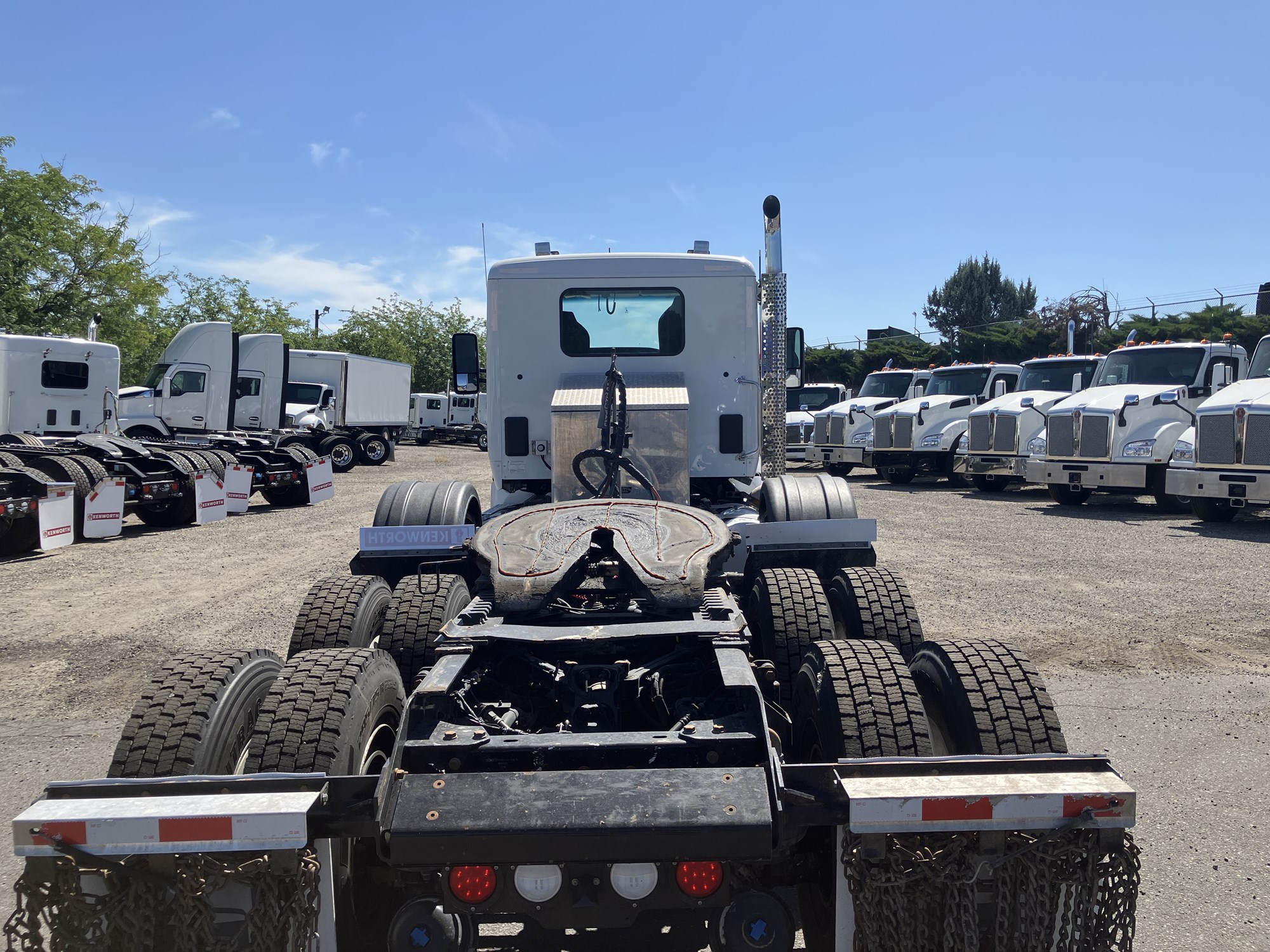 2020 Kenworth T880 - image 4 of 6