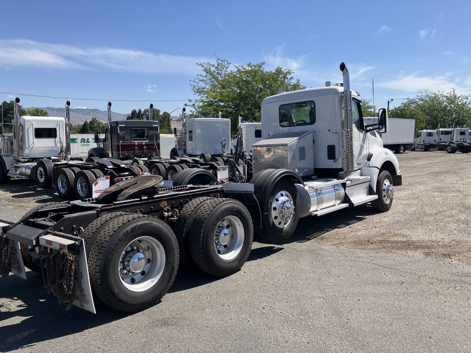 2020 Kenworth T880 - image 5 of 6