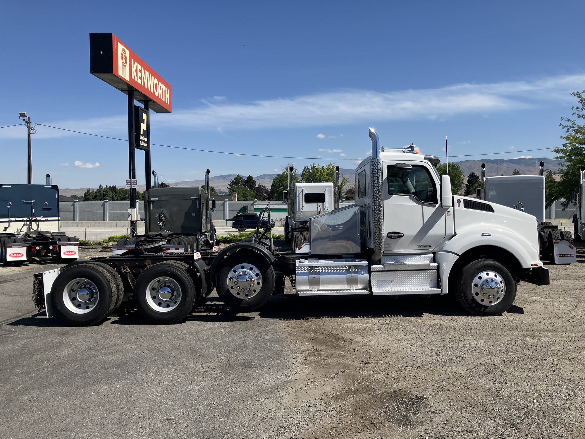 2020 Kenworth T880 - image 6 of 6
