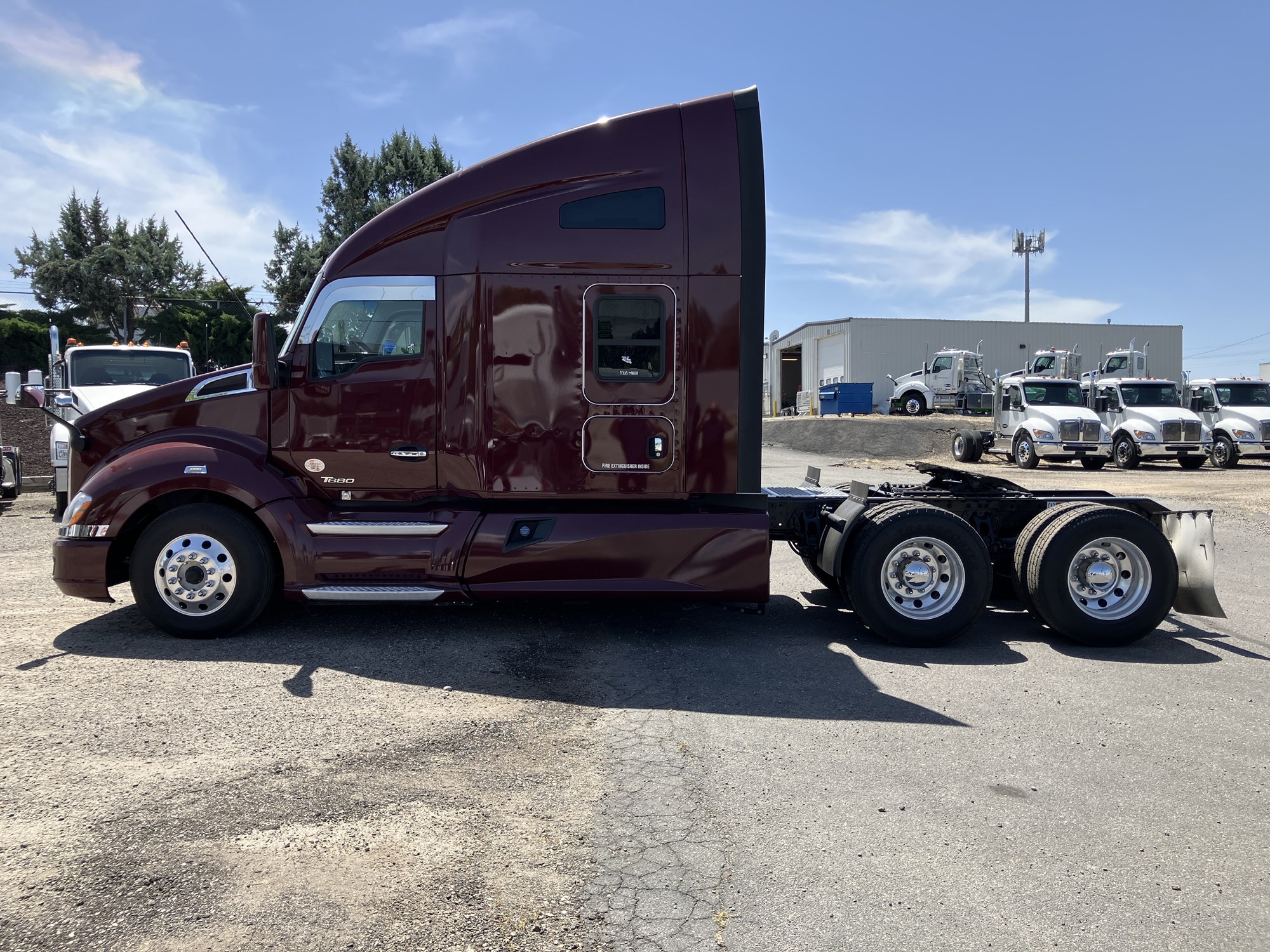 2021 Kenworth T680 - image 2 of 6