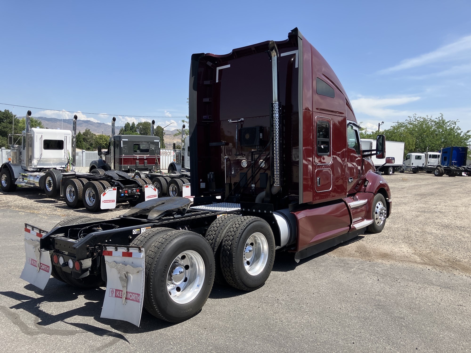 2021 Kenworth T680 - image 5 of 6