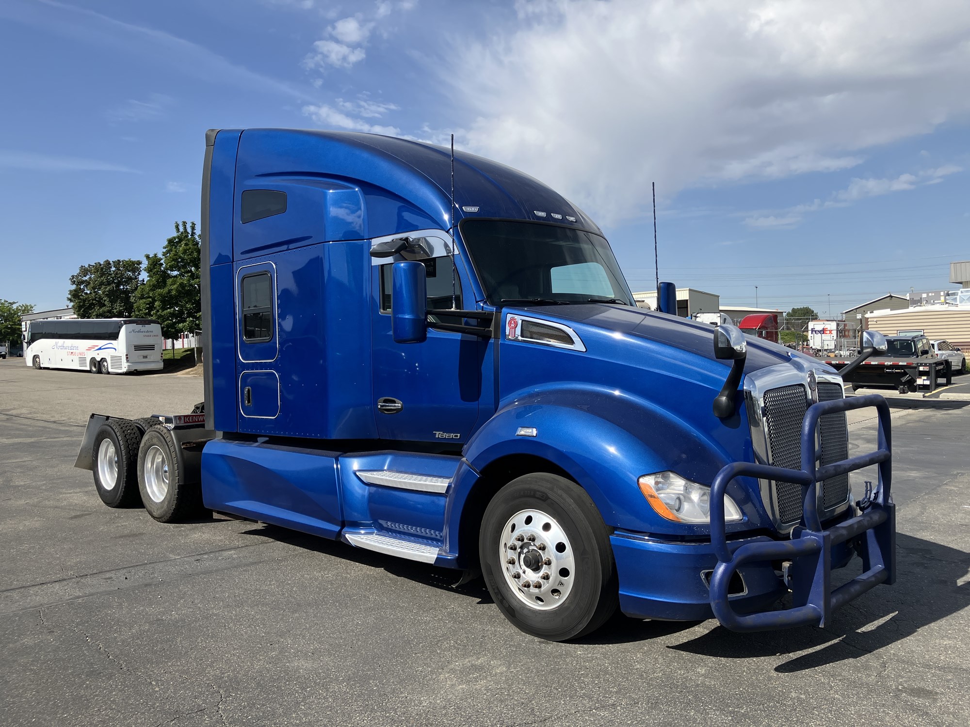 2021 Kenworth T680 - image 4 of 6