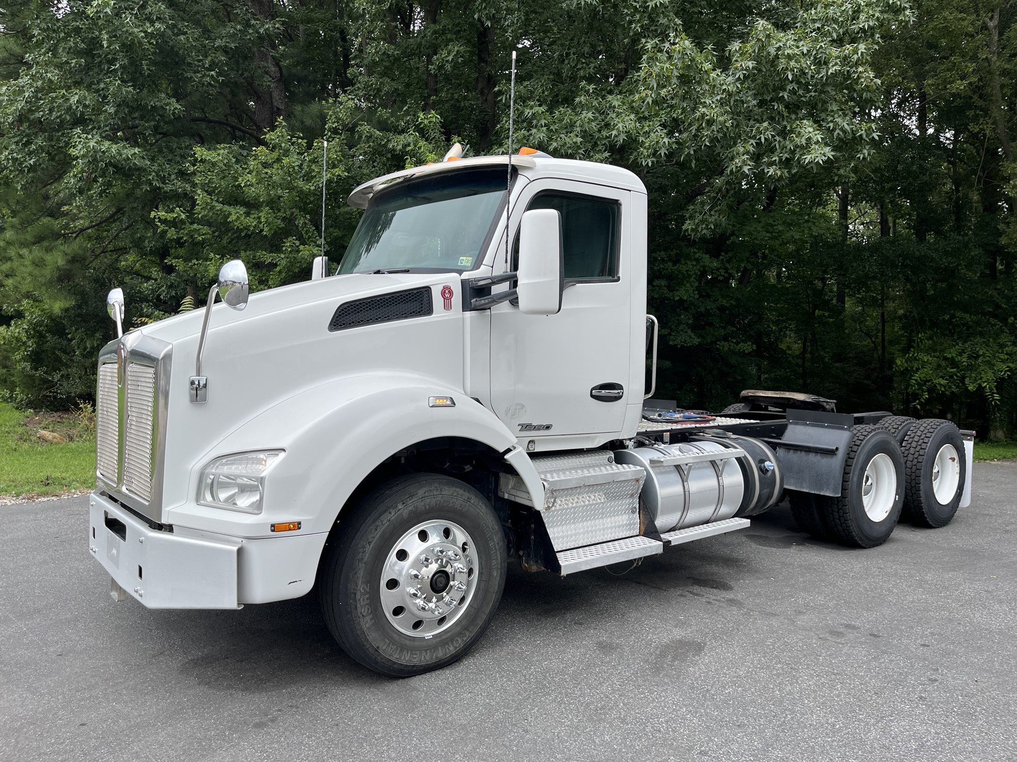 2021 Kenworth T880 - image 1 of 6