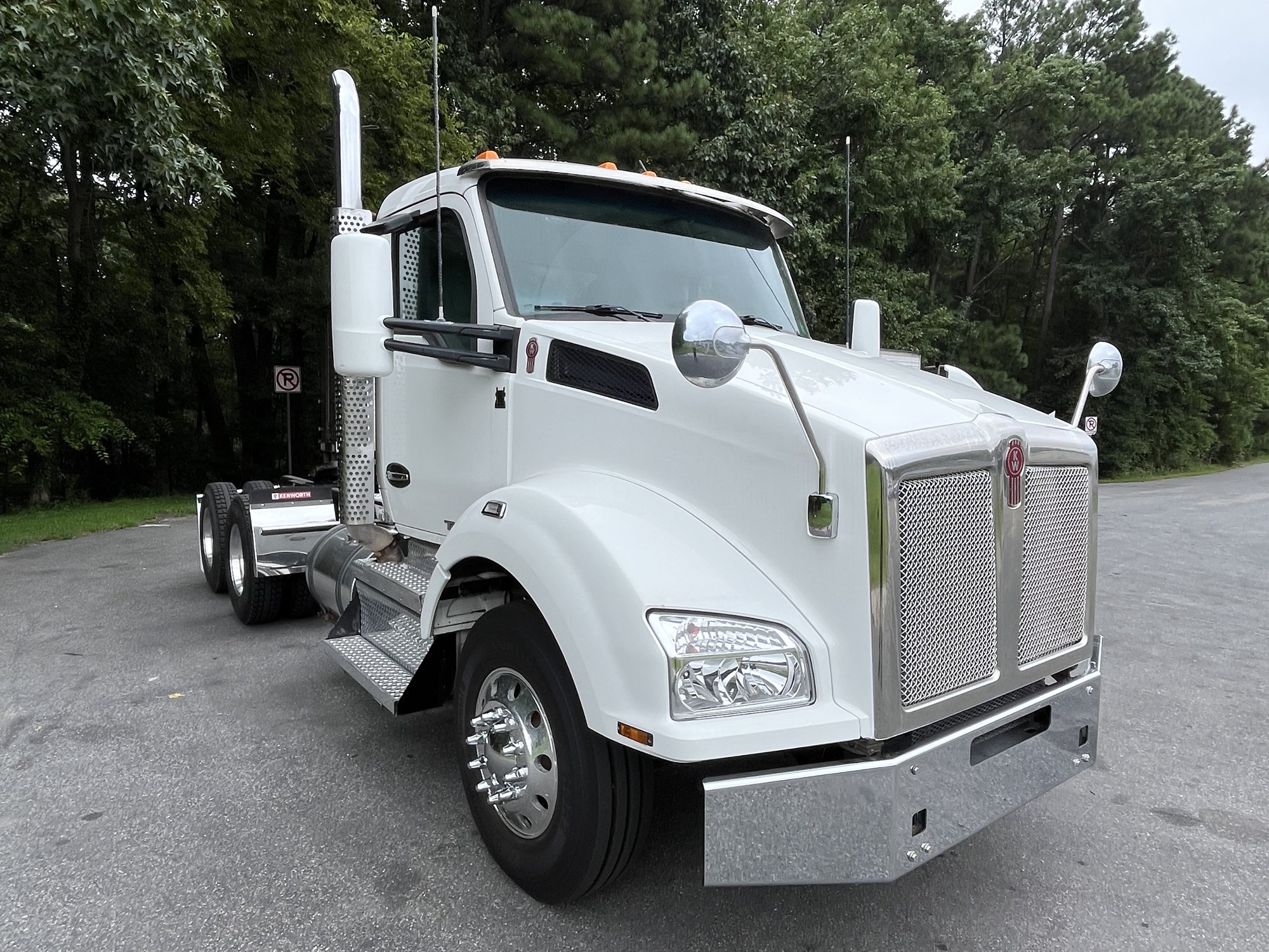 2021 Kenworth T880 - image 3 of 6