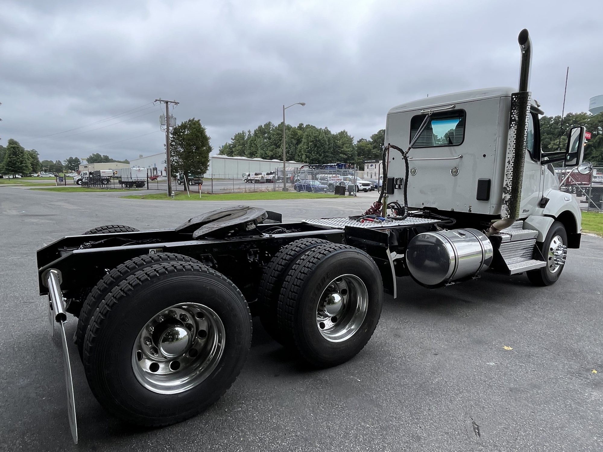2021 Kenworth T880 - image 4 of 6