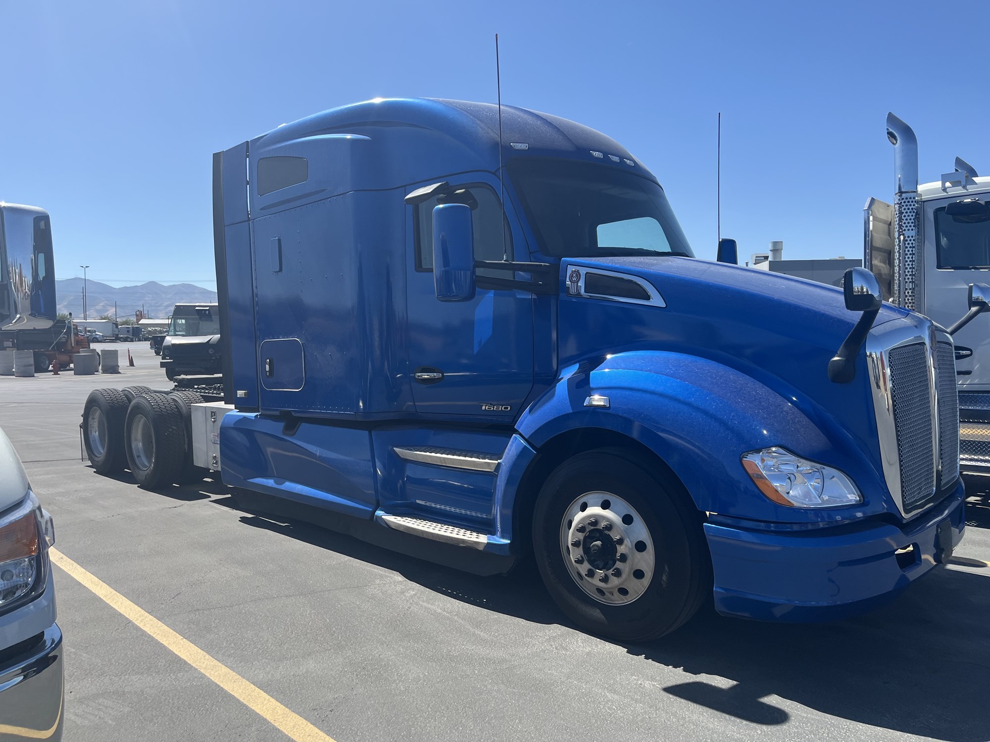 2021 Kenworth T680 - image 1 of 1