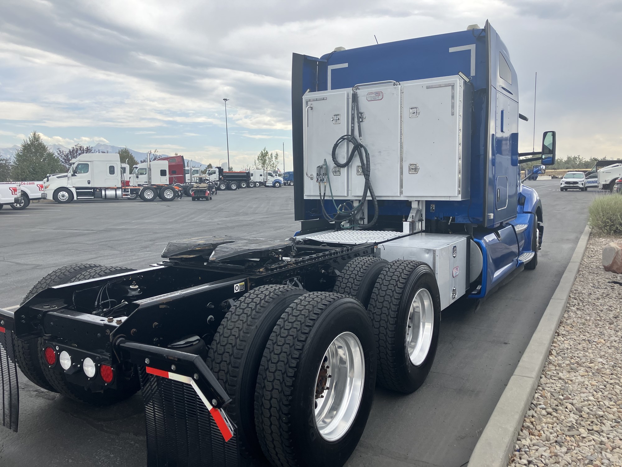 2021 Kenworth T680 - image 5 of 6