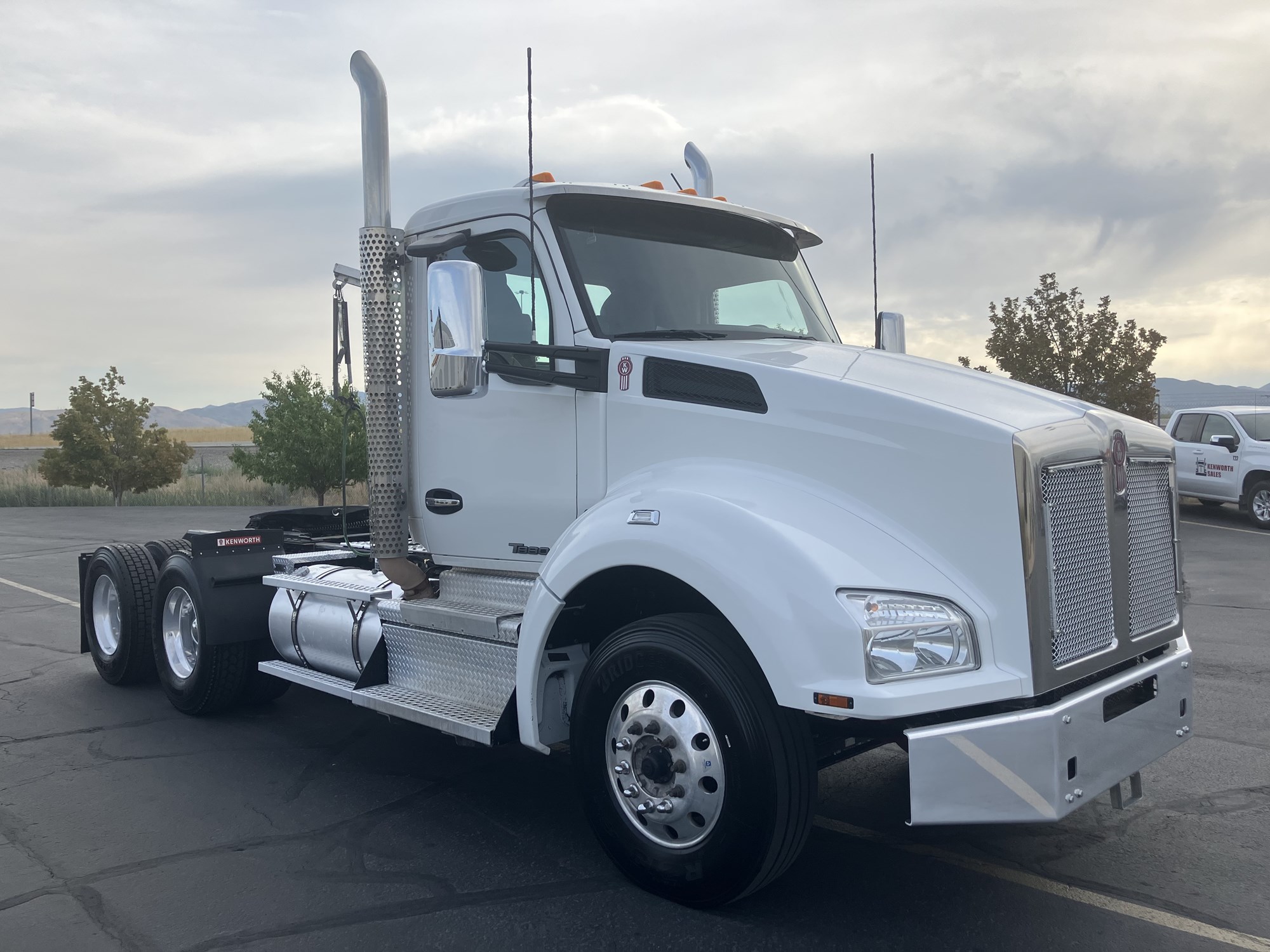 2021 Kenworth T880 - image 4 of 6