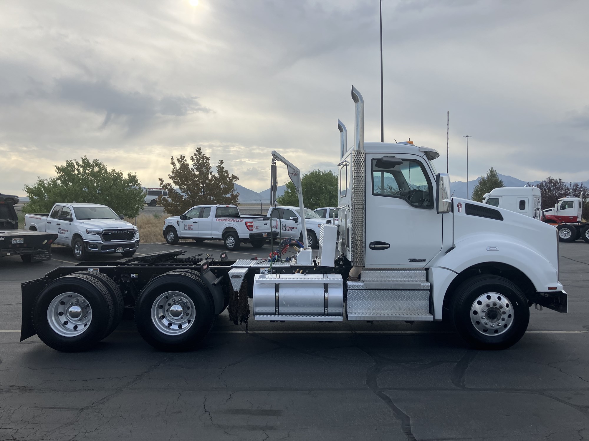 2021 Kenworth T880 - image 5 of 6