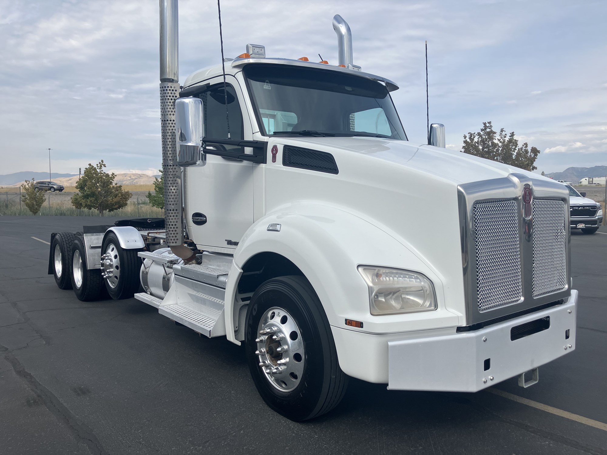 2021 Kenworth T880 - image 4 of 6