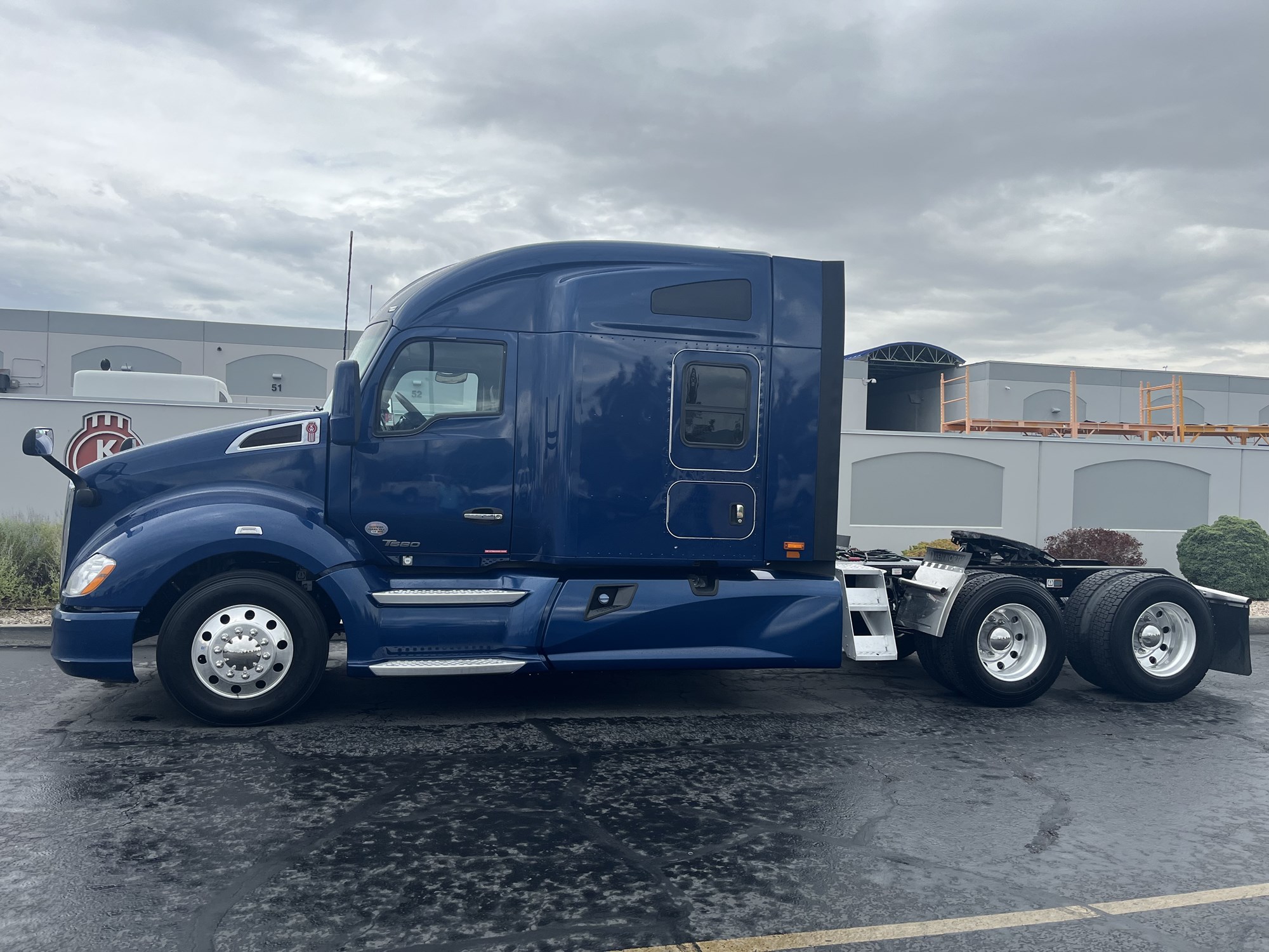 2021 Kenworth T680 - image 1 of 6