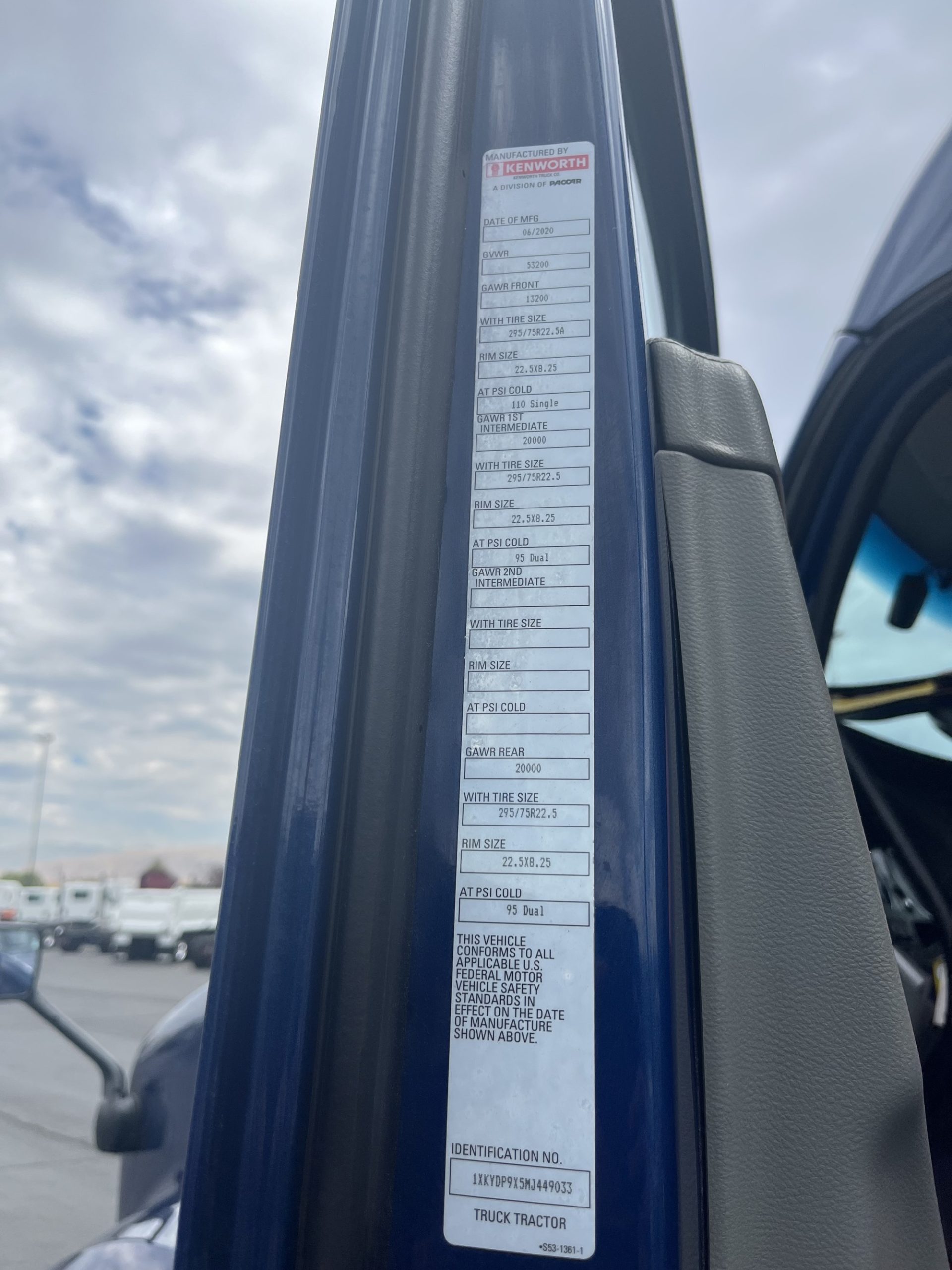 2021 Kenworth T680 - image 4 of 4