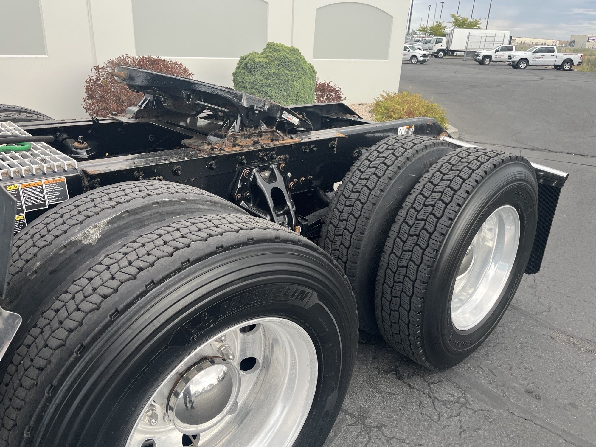 2021 Kenworth T680 - image 5 of 6